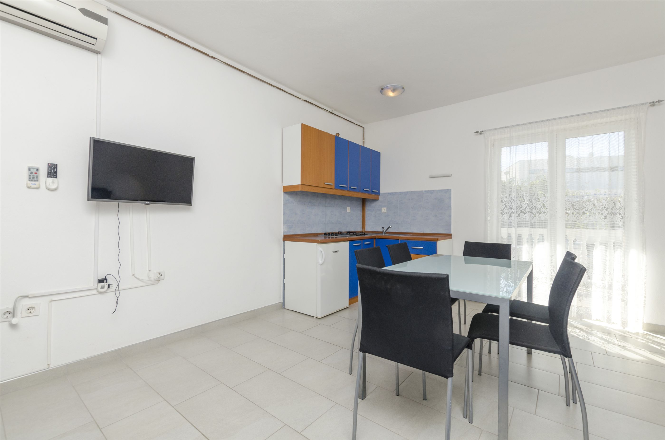 Apartments Vinko 27131-A1