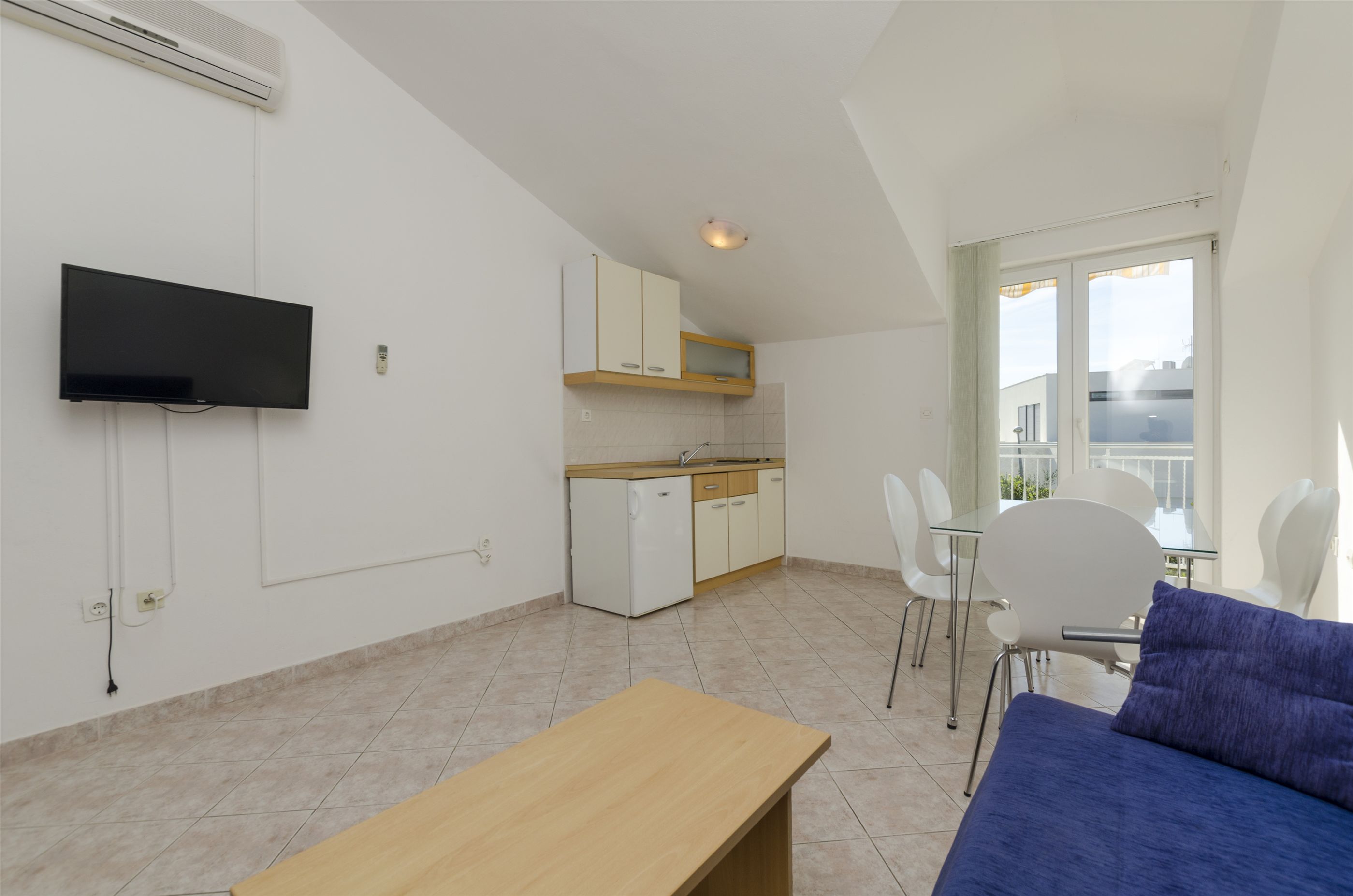 Apartments Vinko 27131-A2