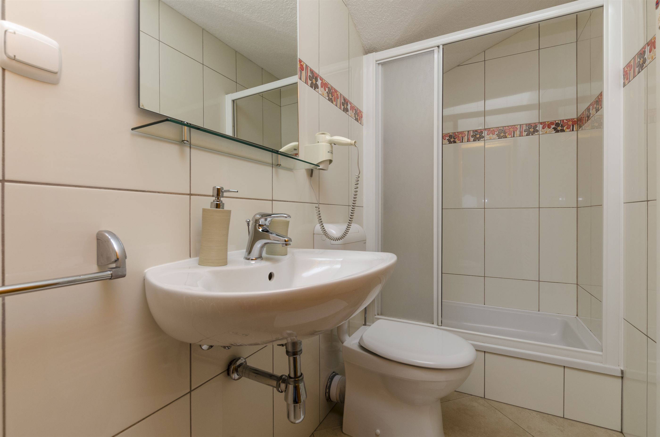 Apartments and Rooms LEA 21871-A1