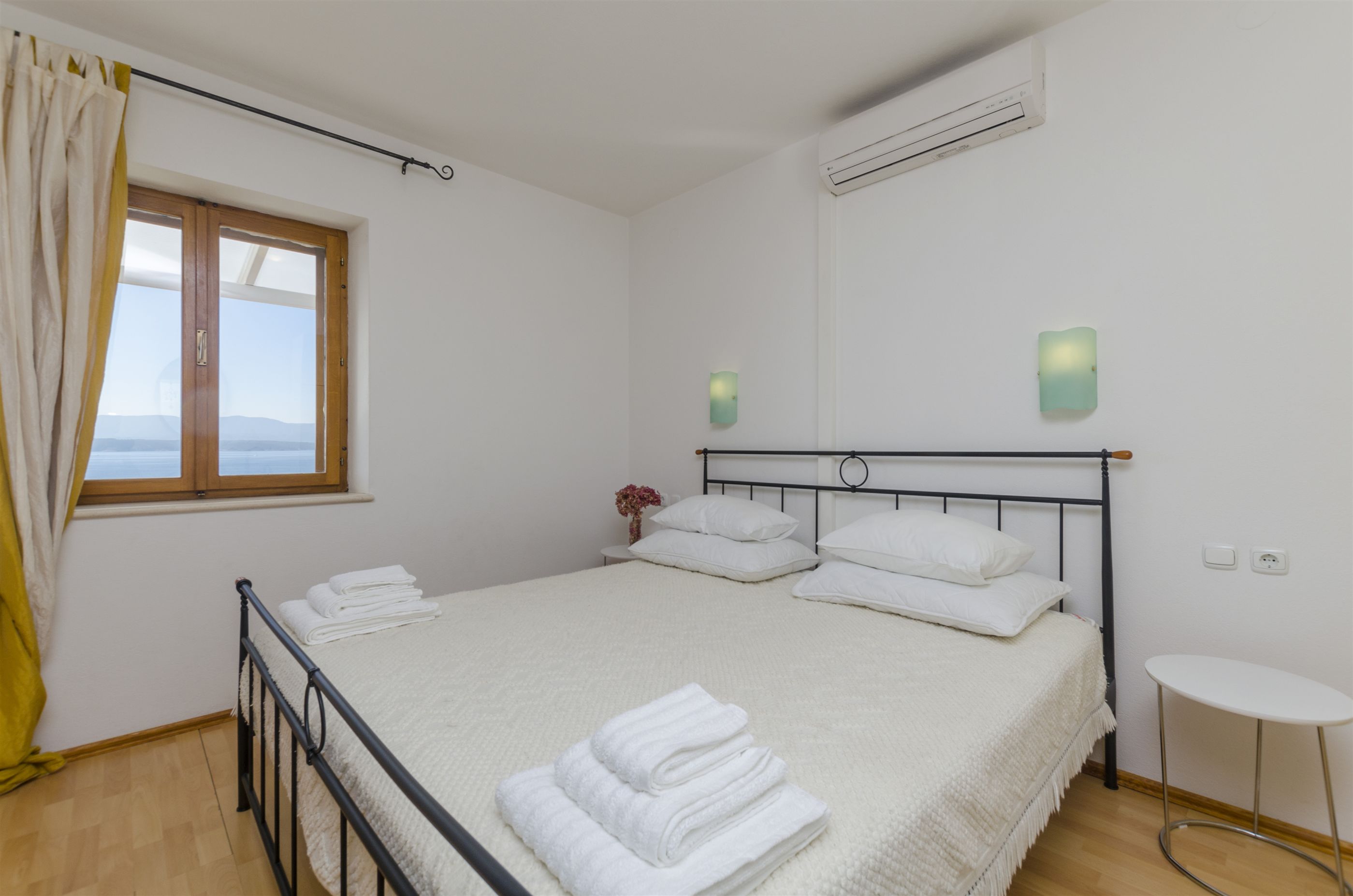Apartments and Rooms LEA 21871-A2