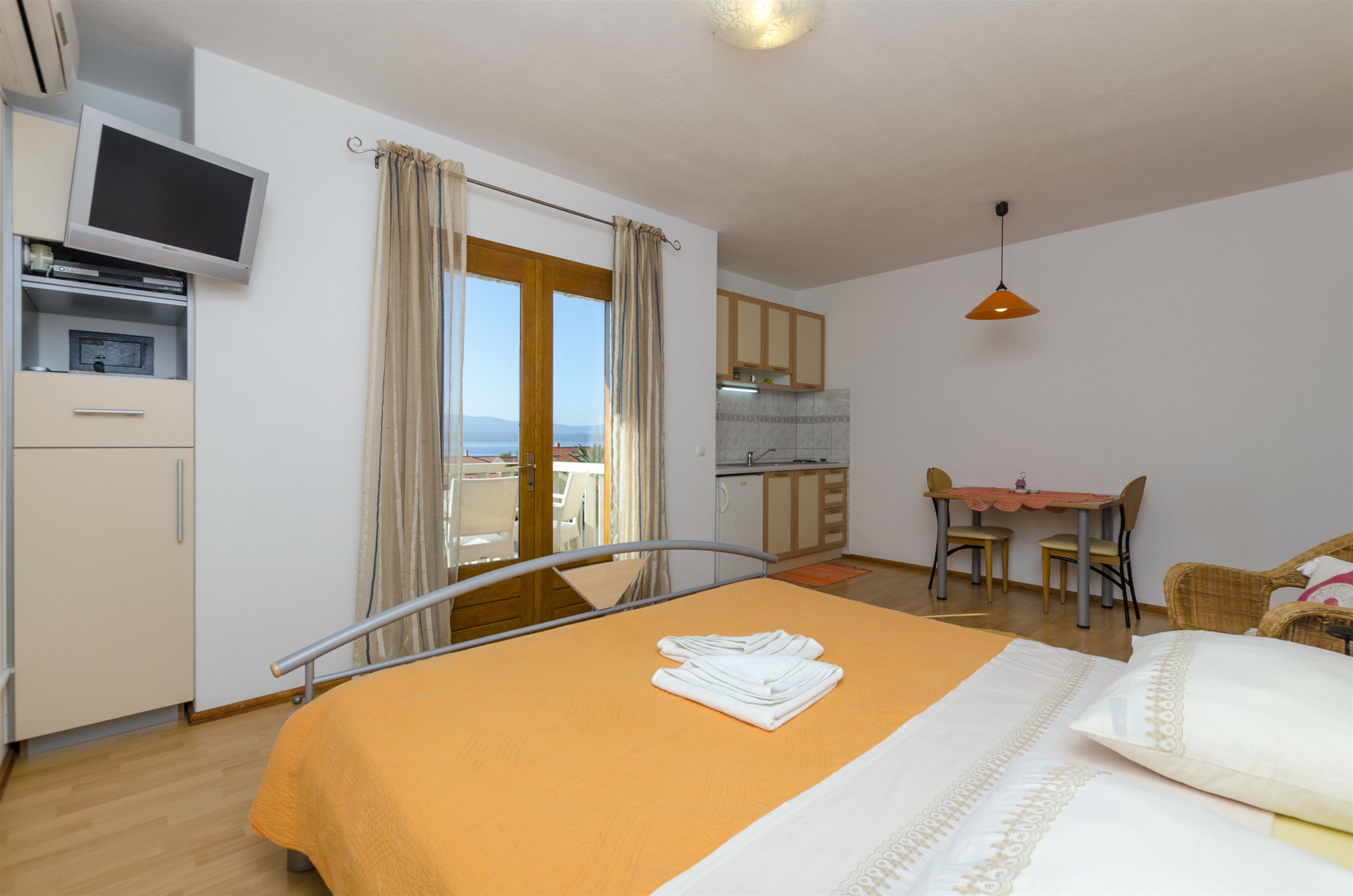 Apartments and Rooms LEA 21871-A3