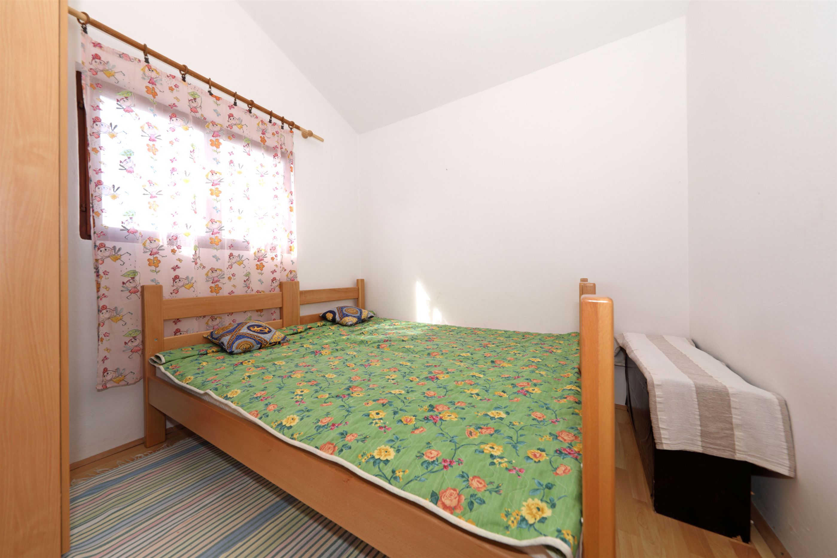 Apartment Summer Break 17931-A1