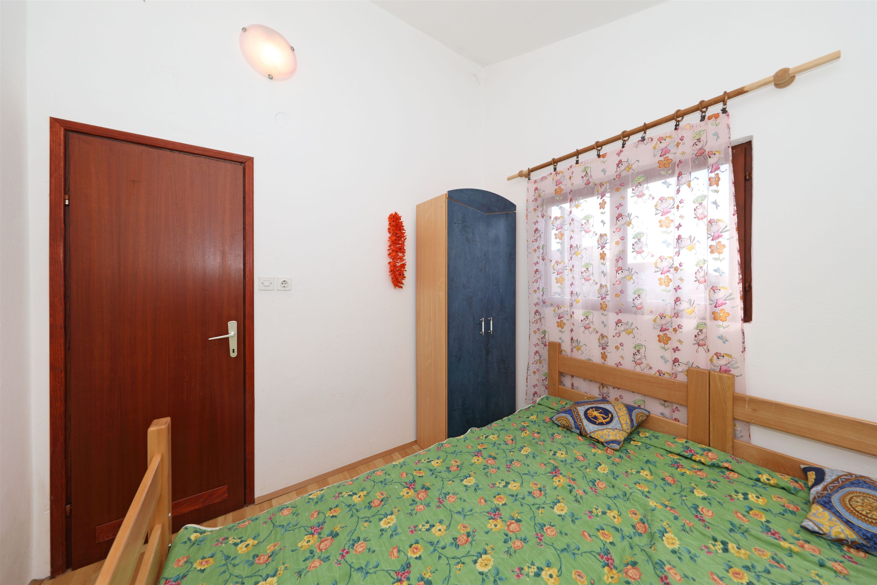 Apartment Summer Break 17931-A1
