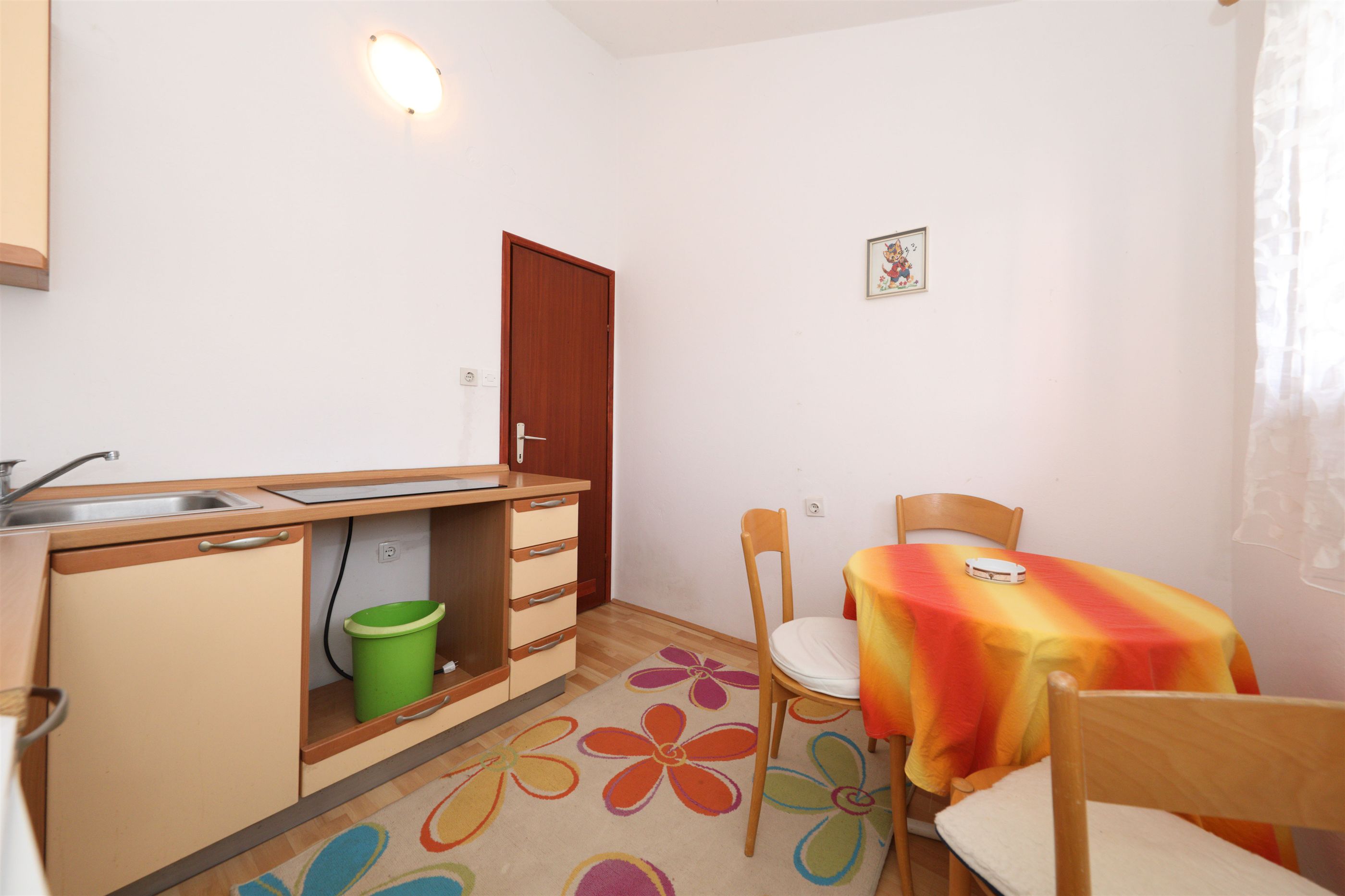 Apartment Summer Break 17931-A1
