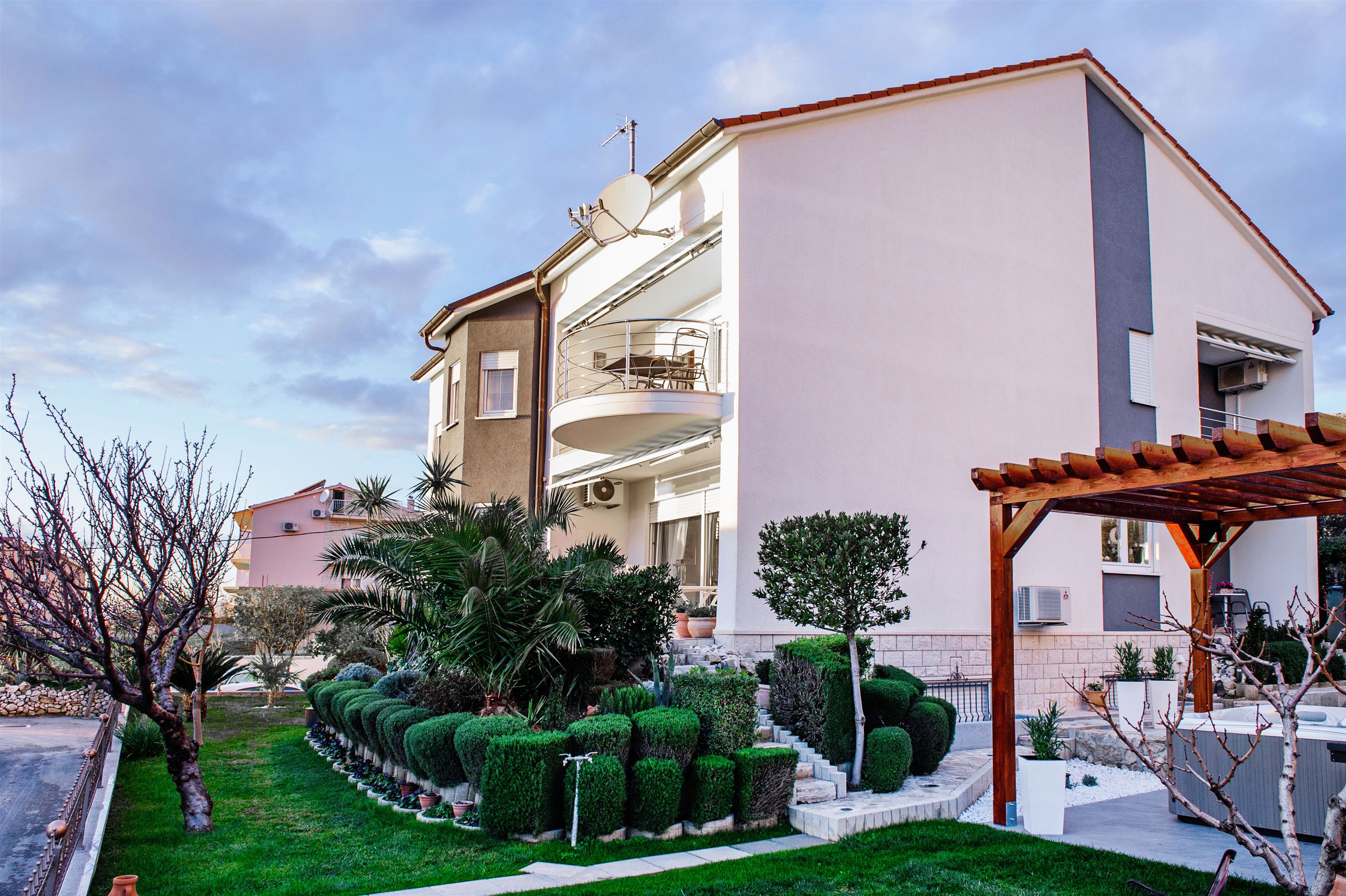 Apartment and Rooms Ana 32801-A1