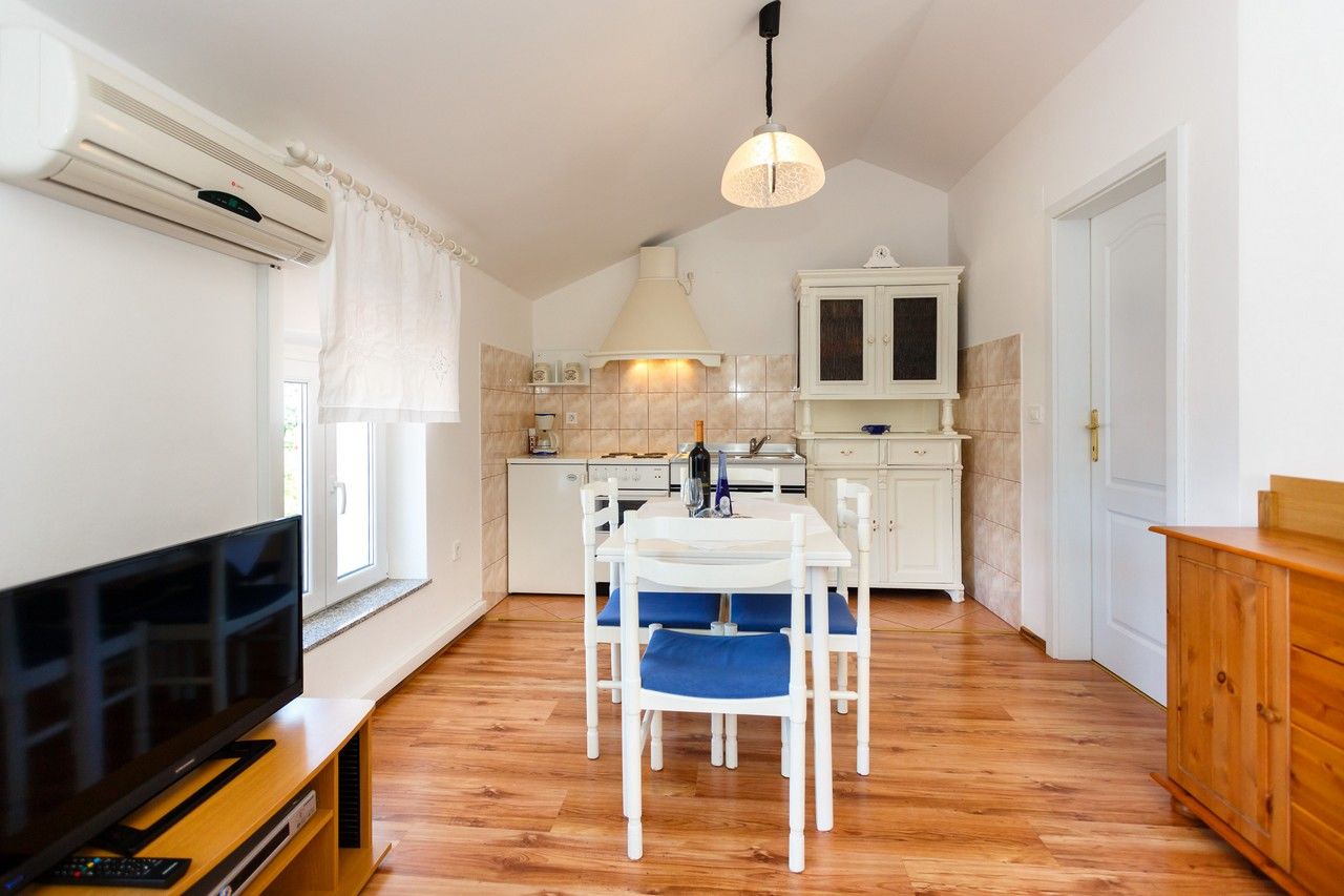 Apartment Branko 63803-A1
