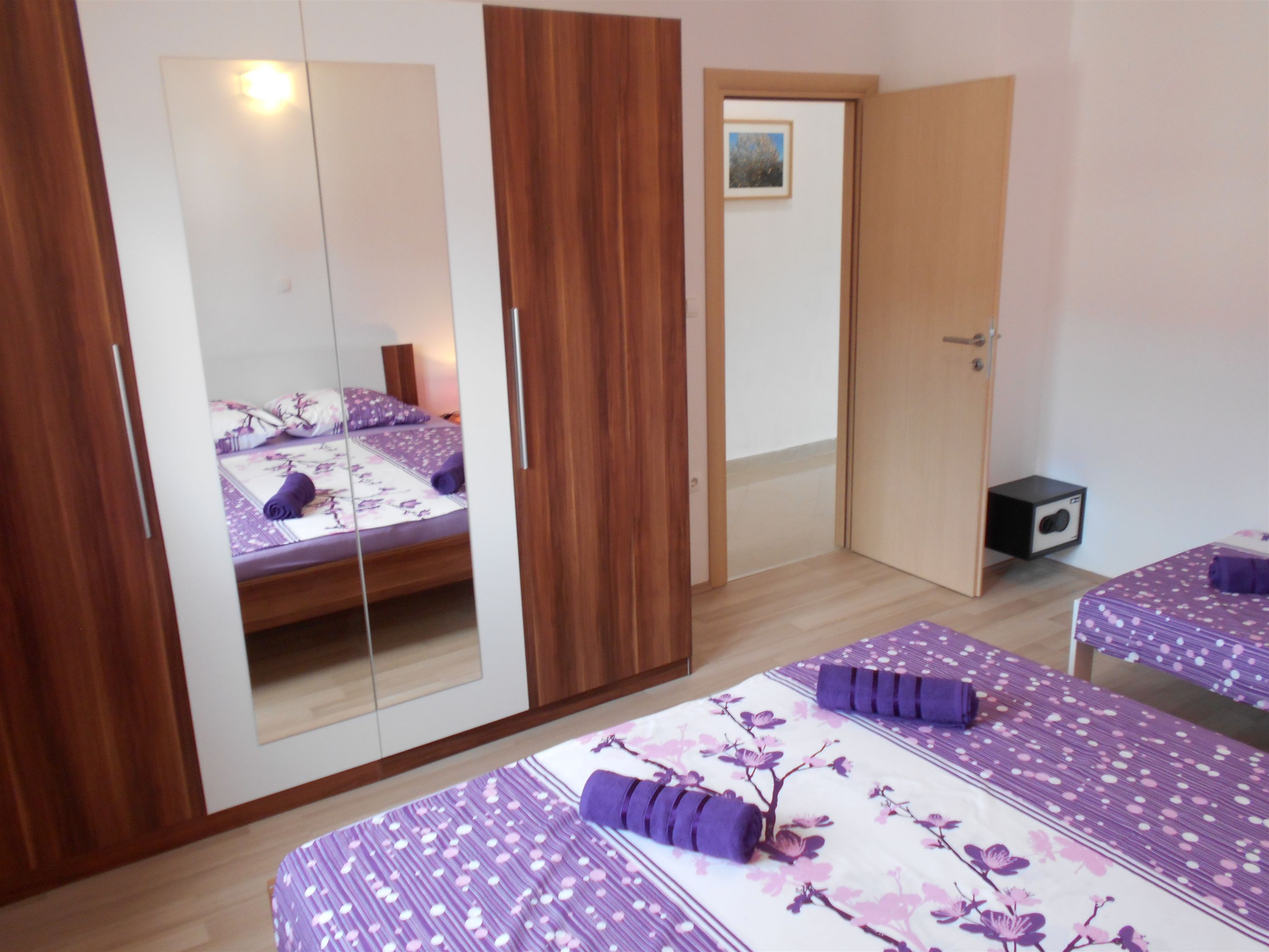 Apartments Boško 47401-A2