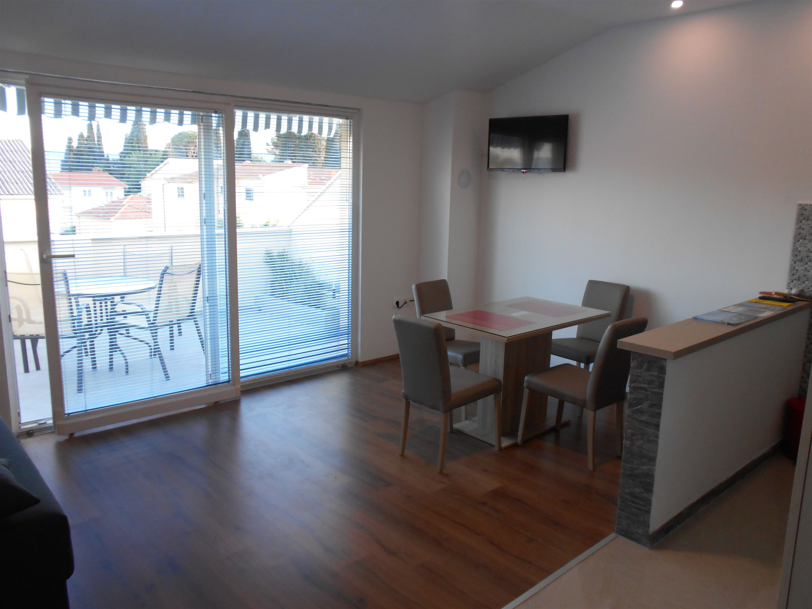Apartments Boško 47401-A2