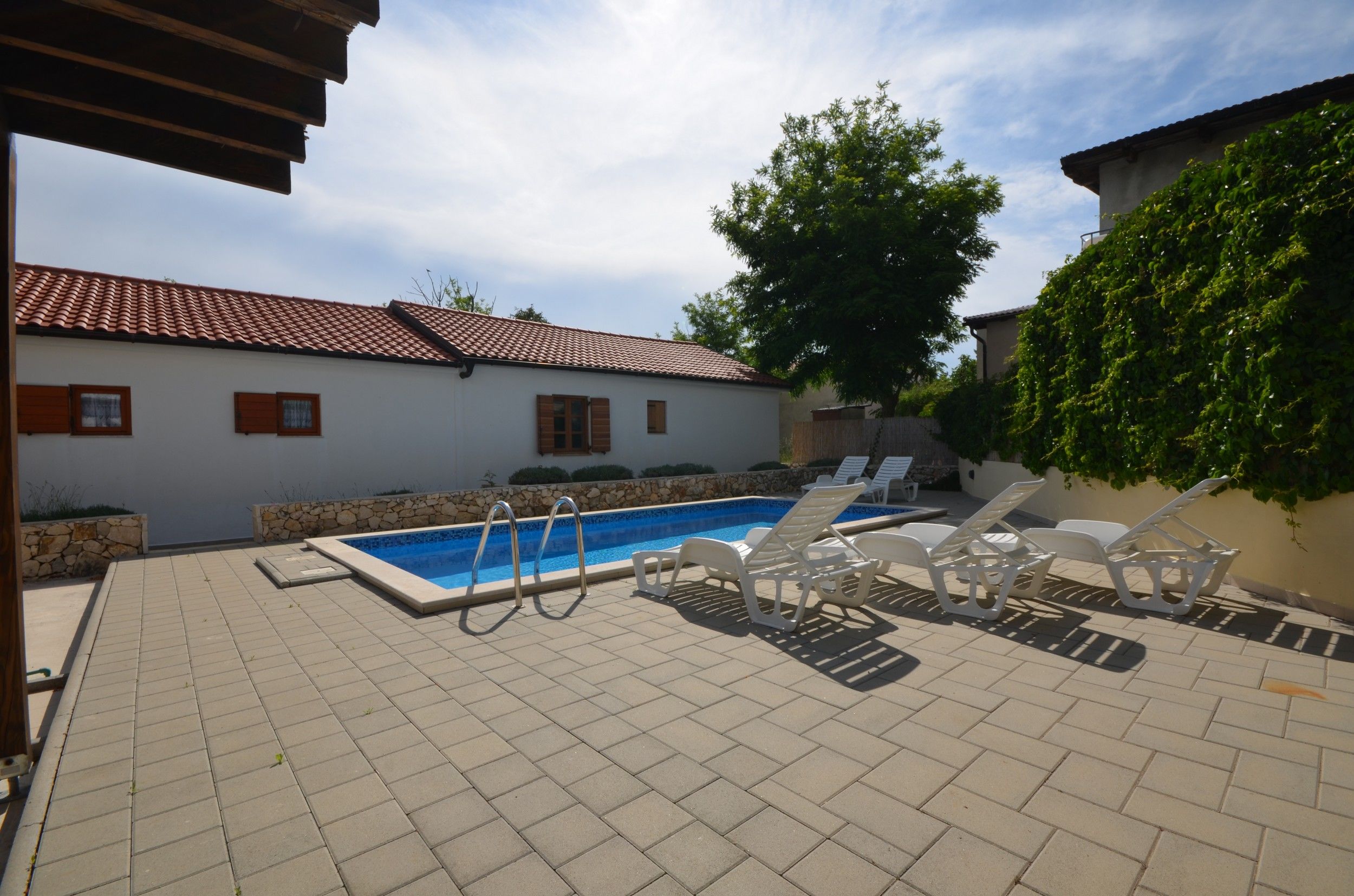 Apartments Radovic Biljana 17499-A1