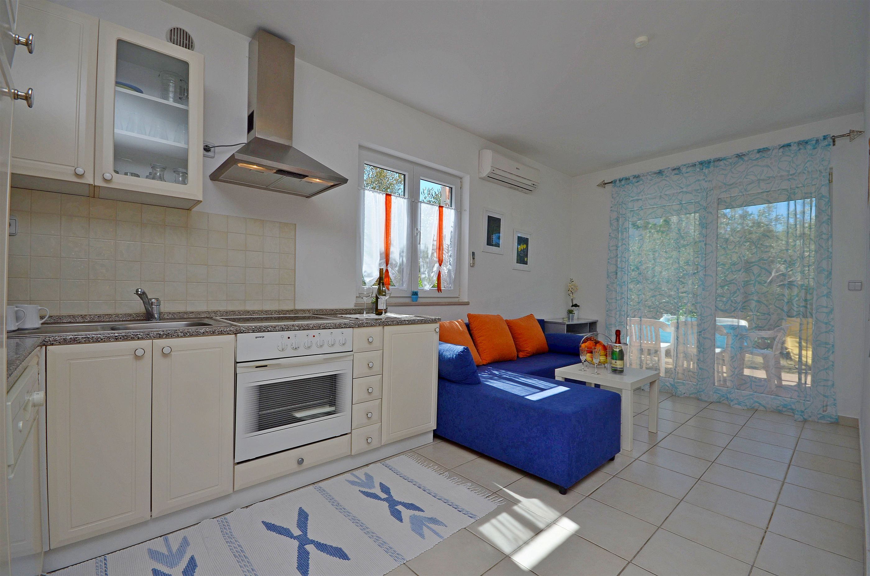 Apartments Danica 20461-A1
