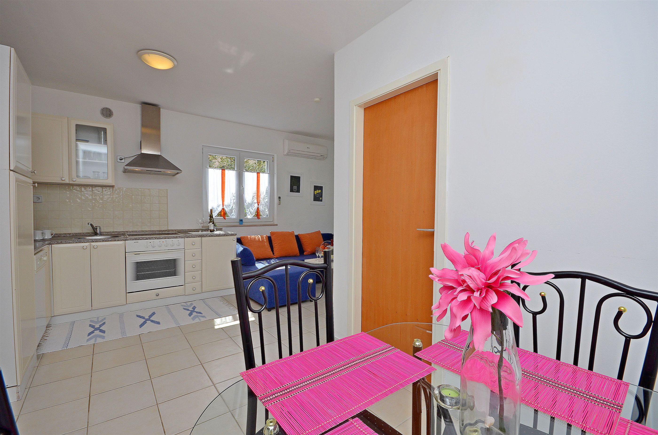 Apartments Danica 20461-A1