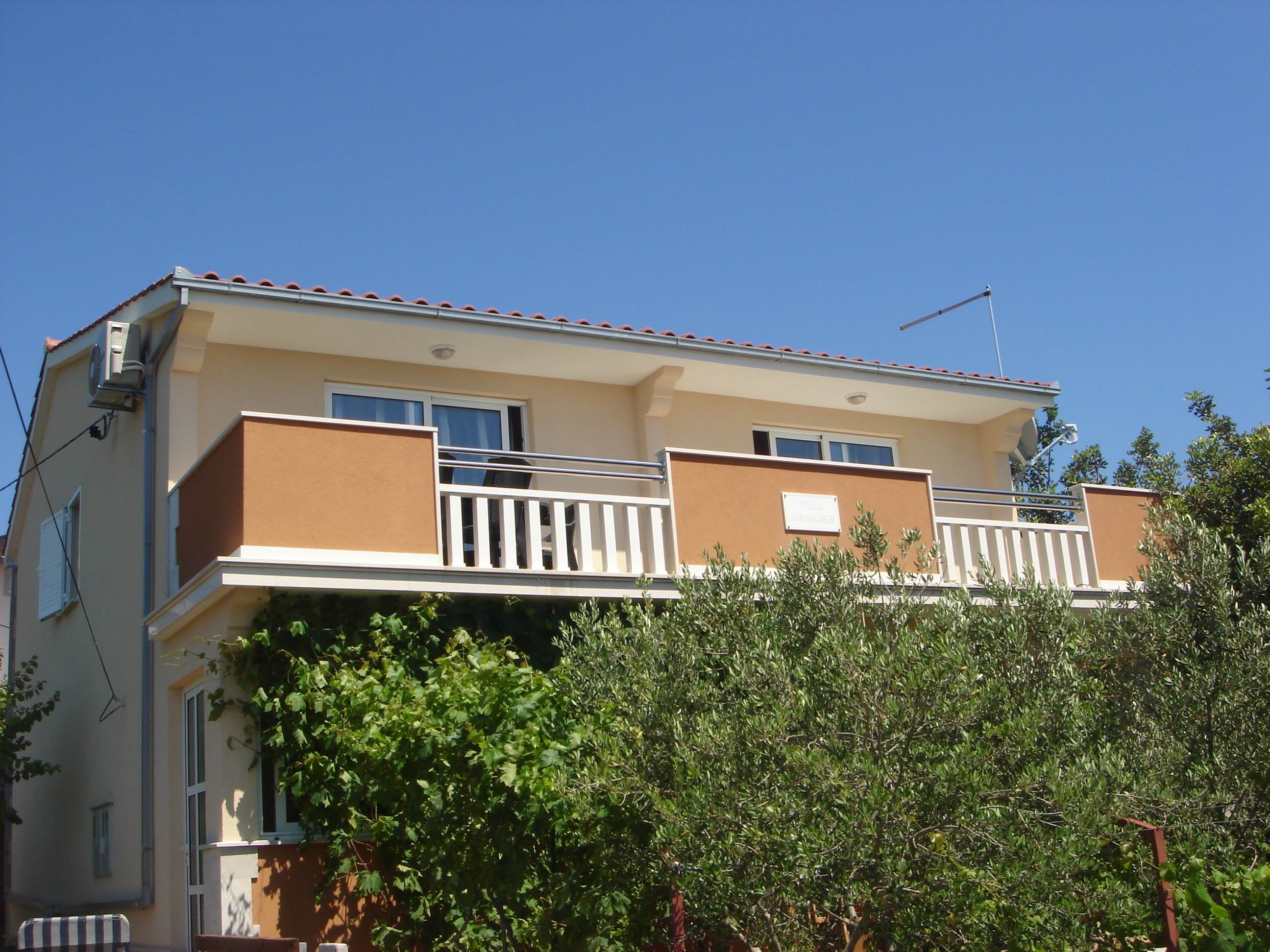 Apartments Mira 43461-A3