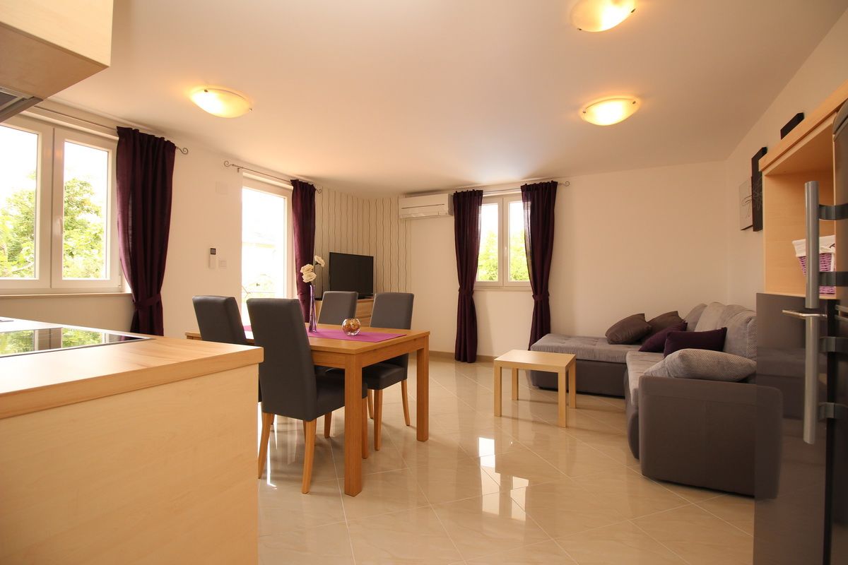 Apartments GORICA II 69022-A1