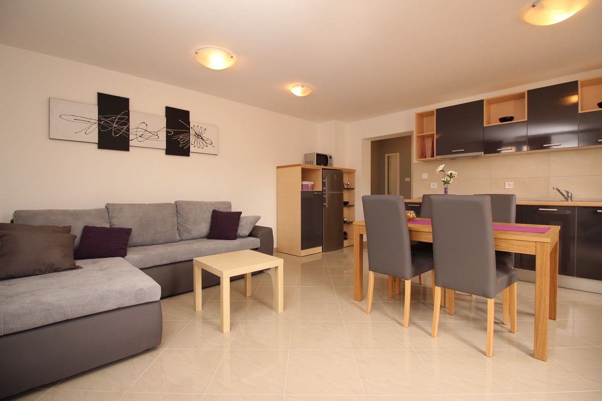 Apartments GORICA II 69022-A1