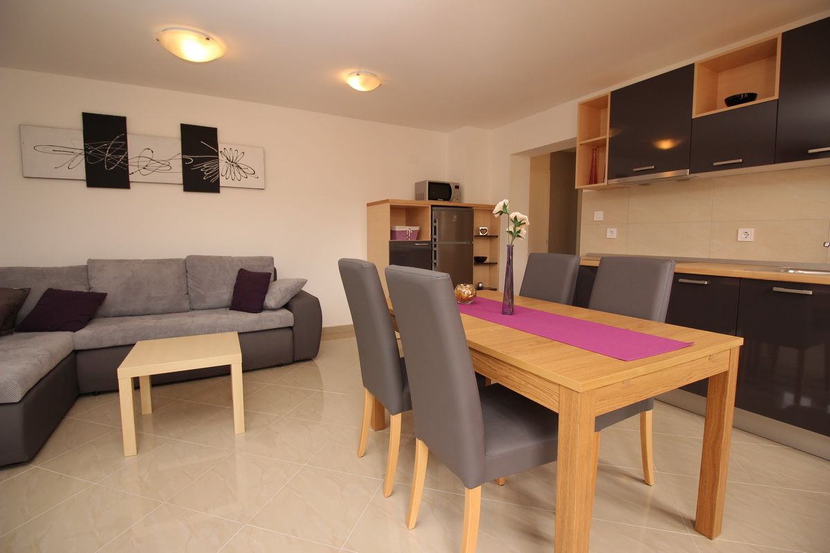 Apartments GORICA II 69022-A1