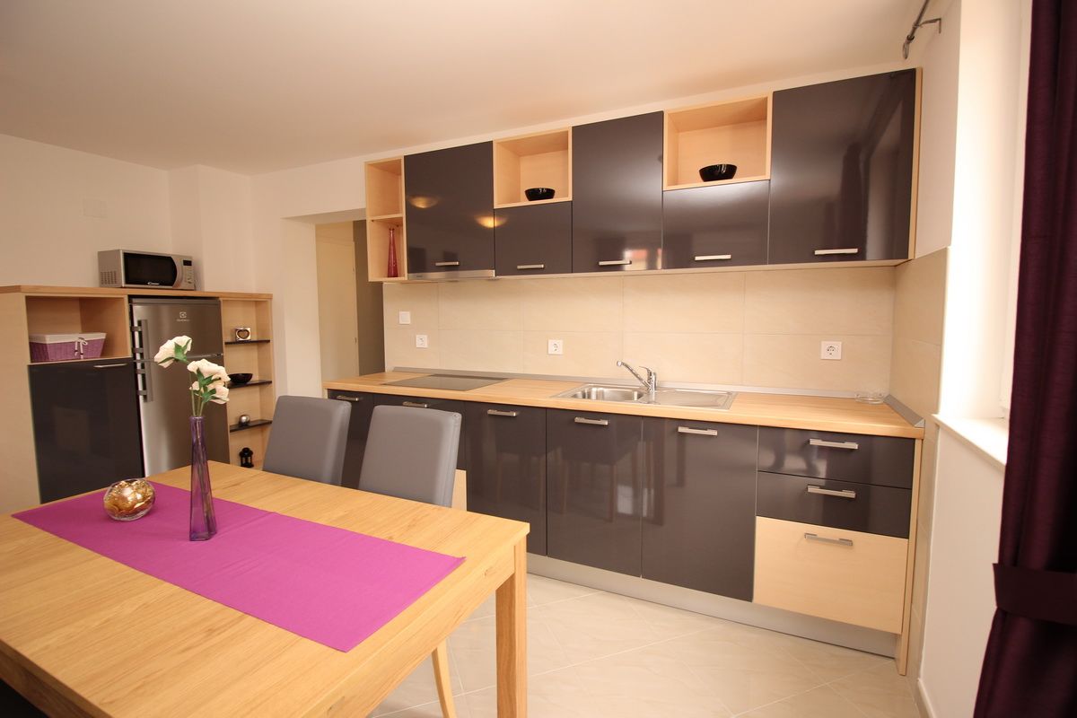Apartments GORICA II 69022-A1