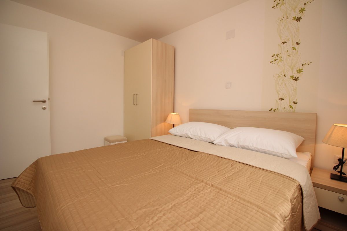 Apartments GORICA II 69022-A2