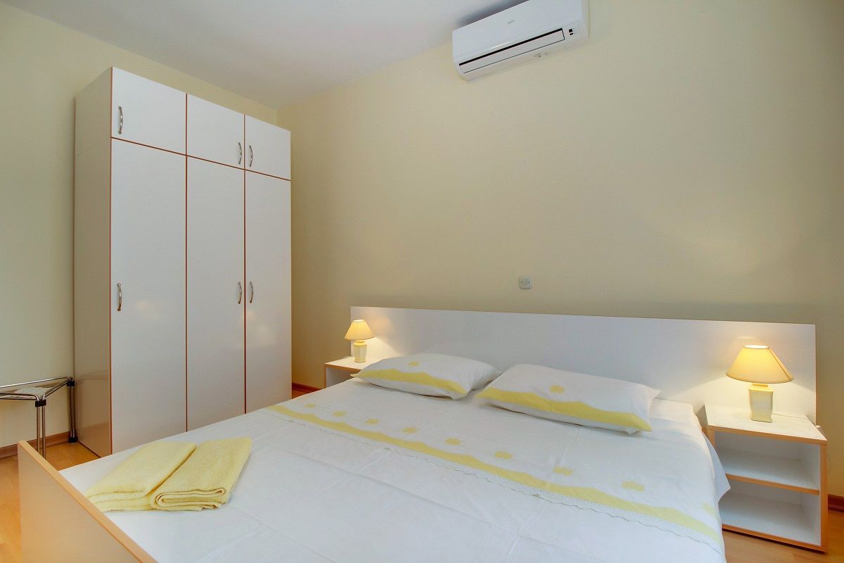 Apartment BISERKA 17509-A2