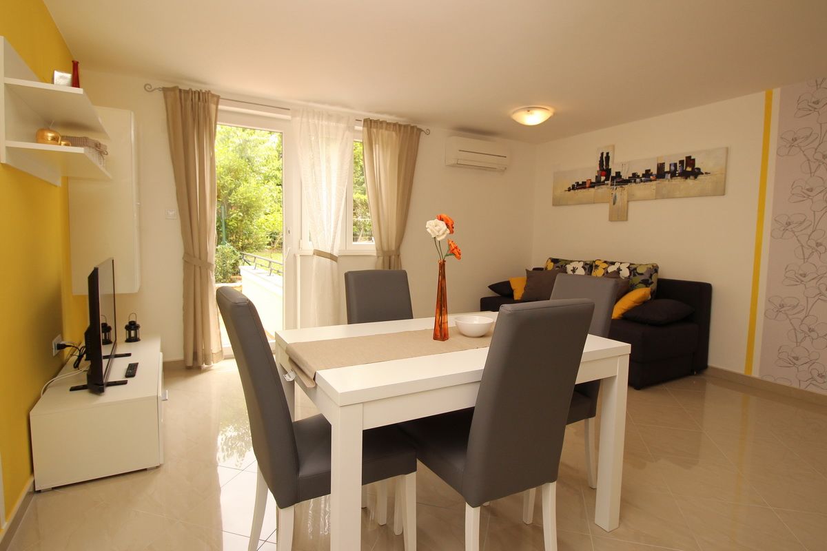 Apartments GORICA II 69022-A3