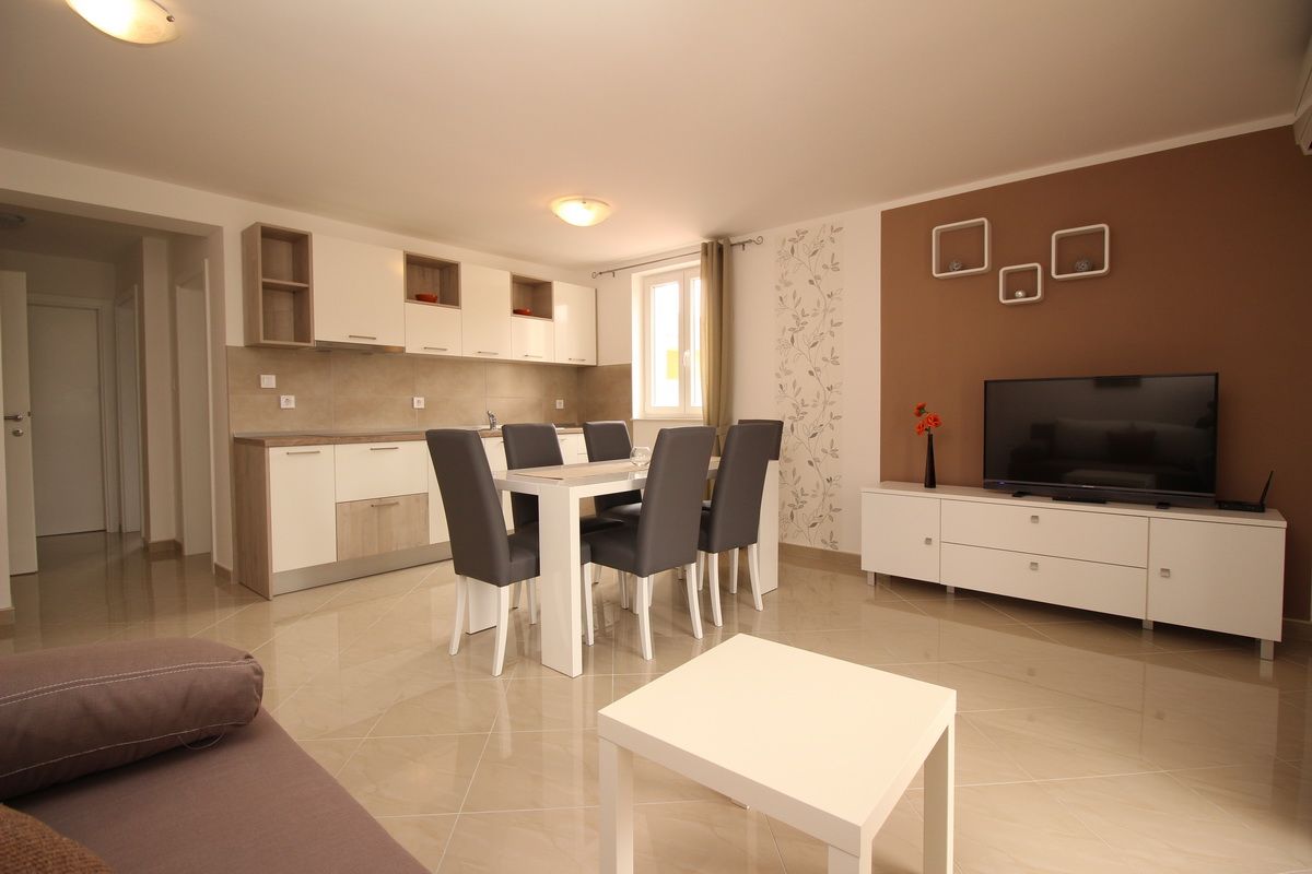 Apartments GORICA II 69022-A4