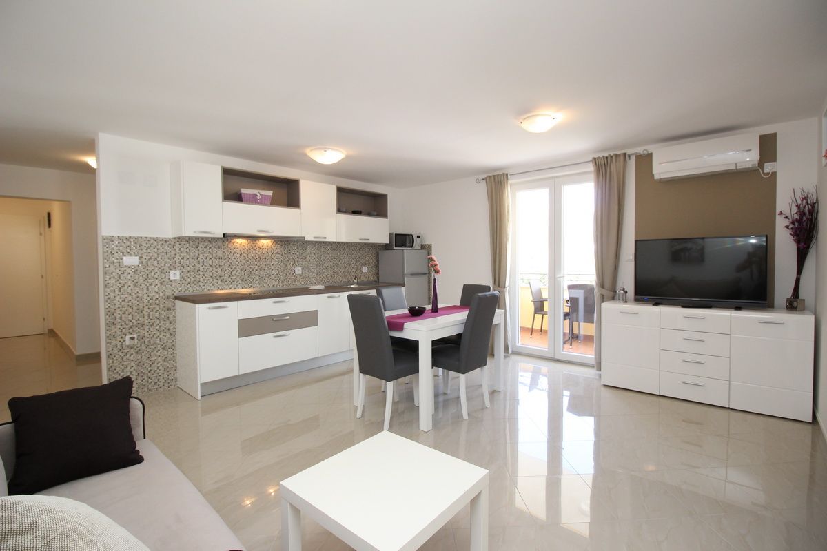 Apartments GORICA II 69022-A5