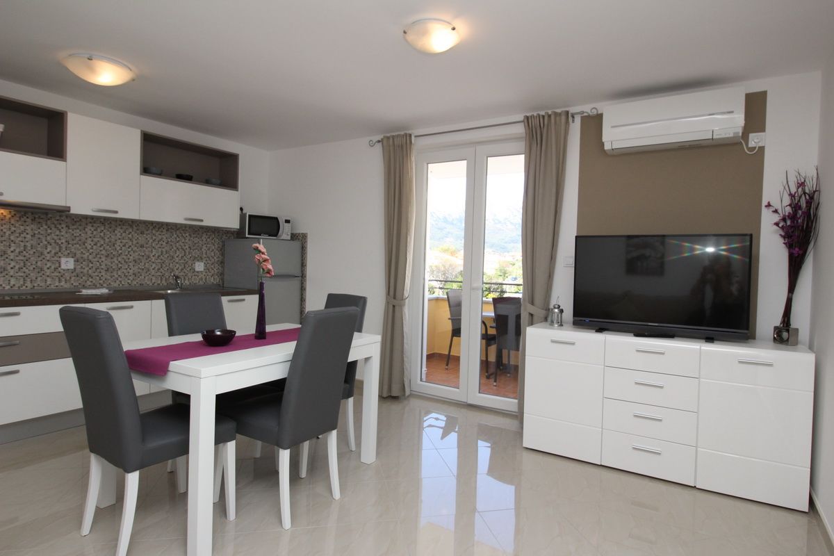 Apartments GORICA II 69022-A5