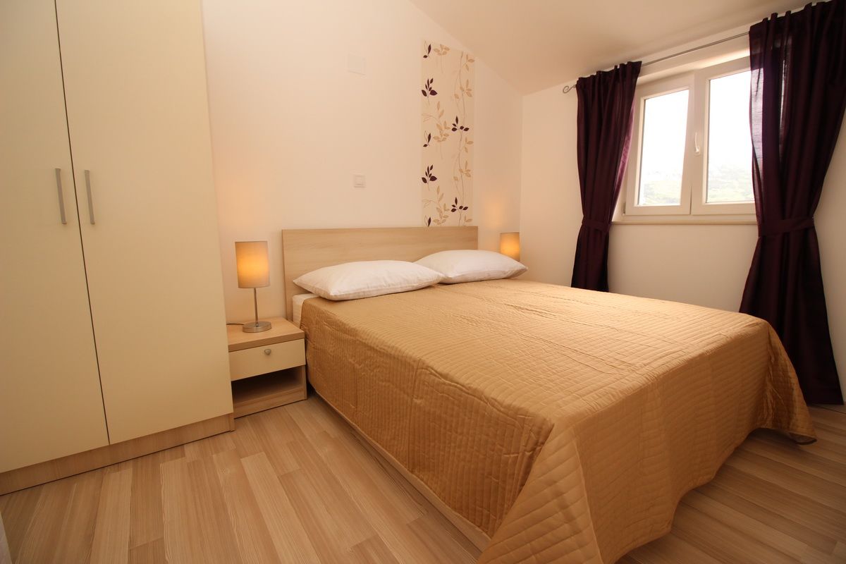 Apartments GORICA II 69022-A8