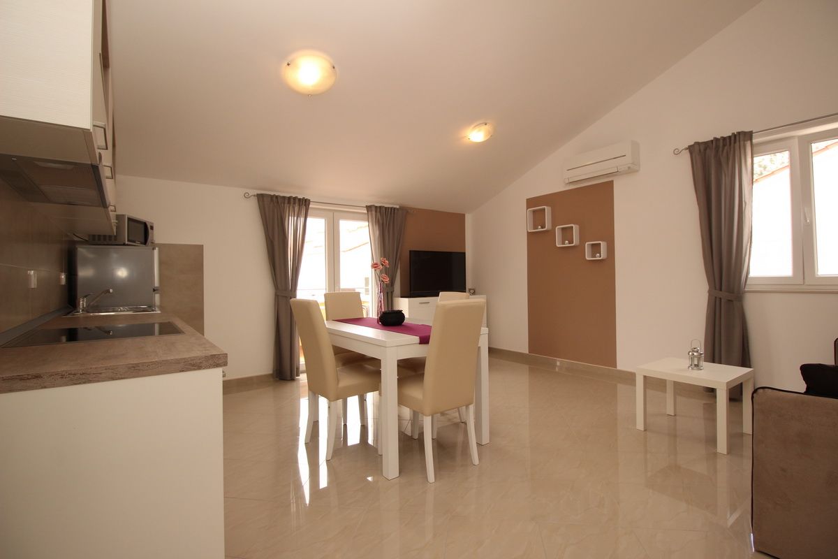 Apartments GORICA II 69022-A8