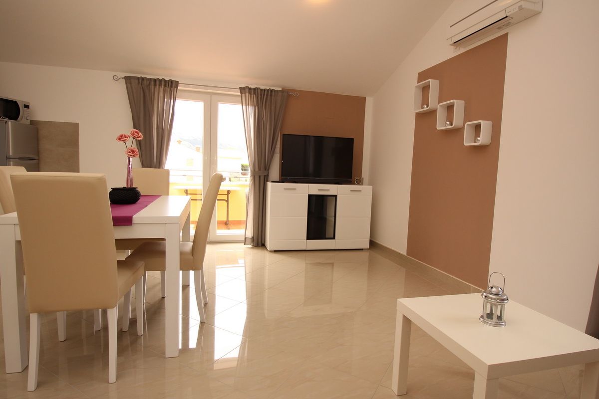 Apartments GORICA II 69022-A8