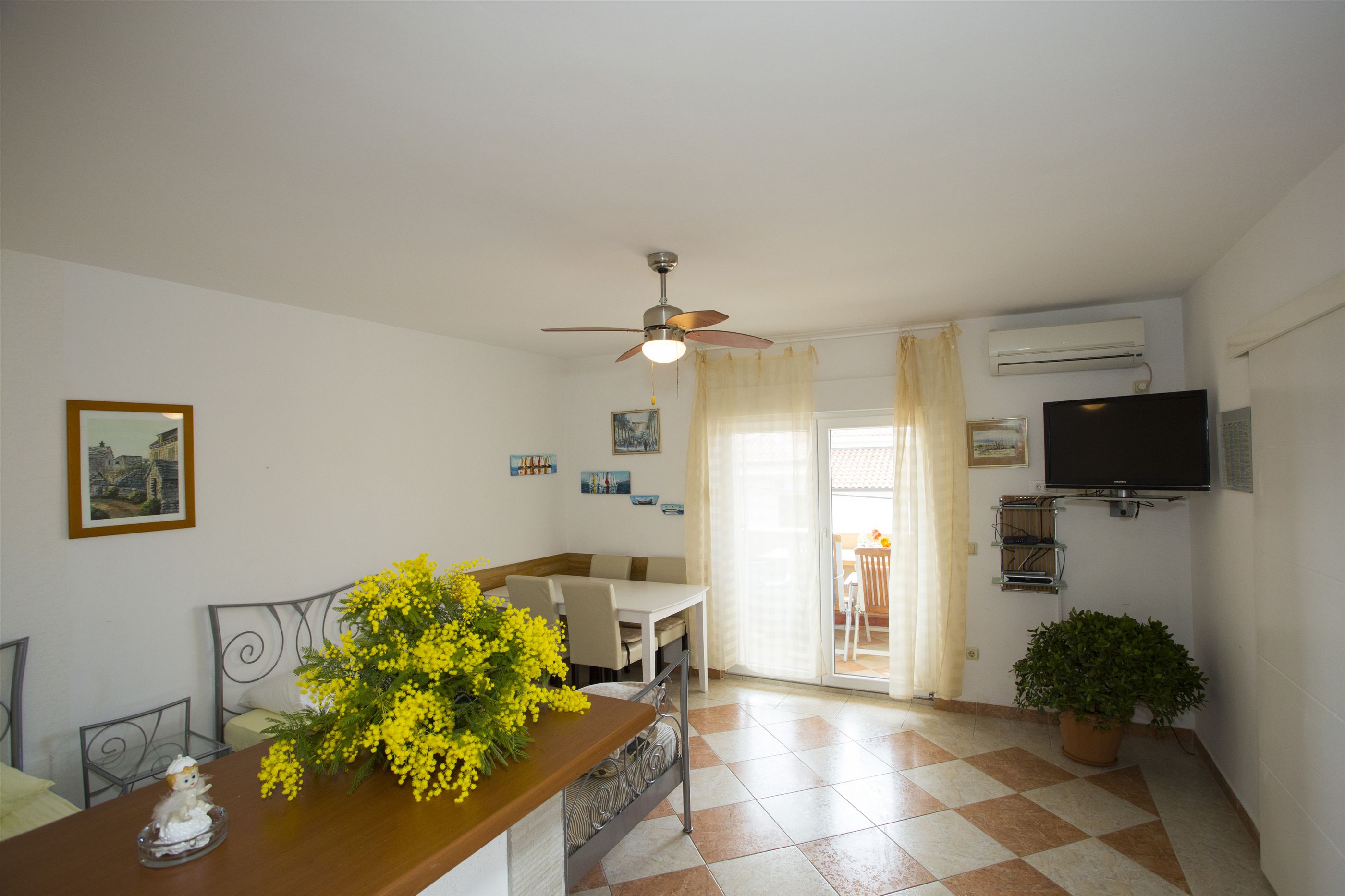 Apartments Gudelj 48101-A1