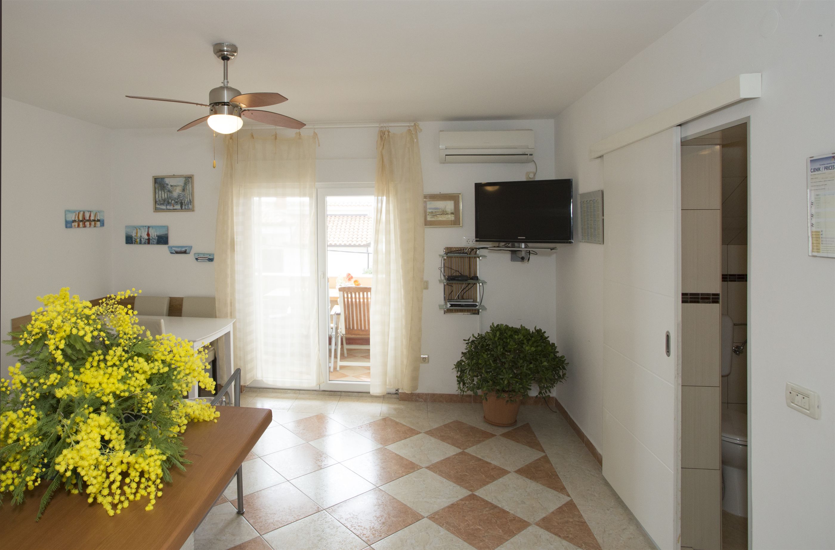 Apartments Gudelj 48101-A1