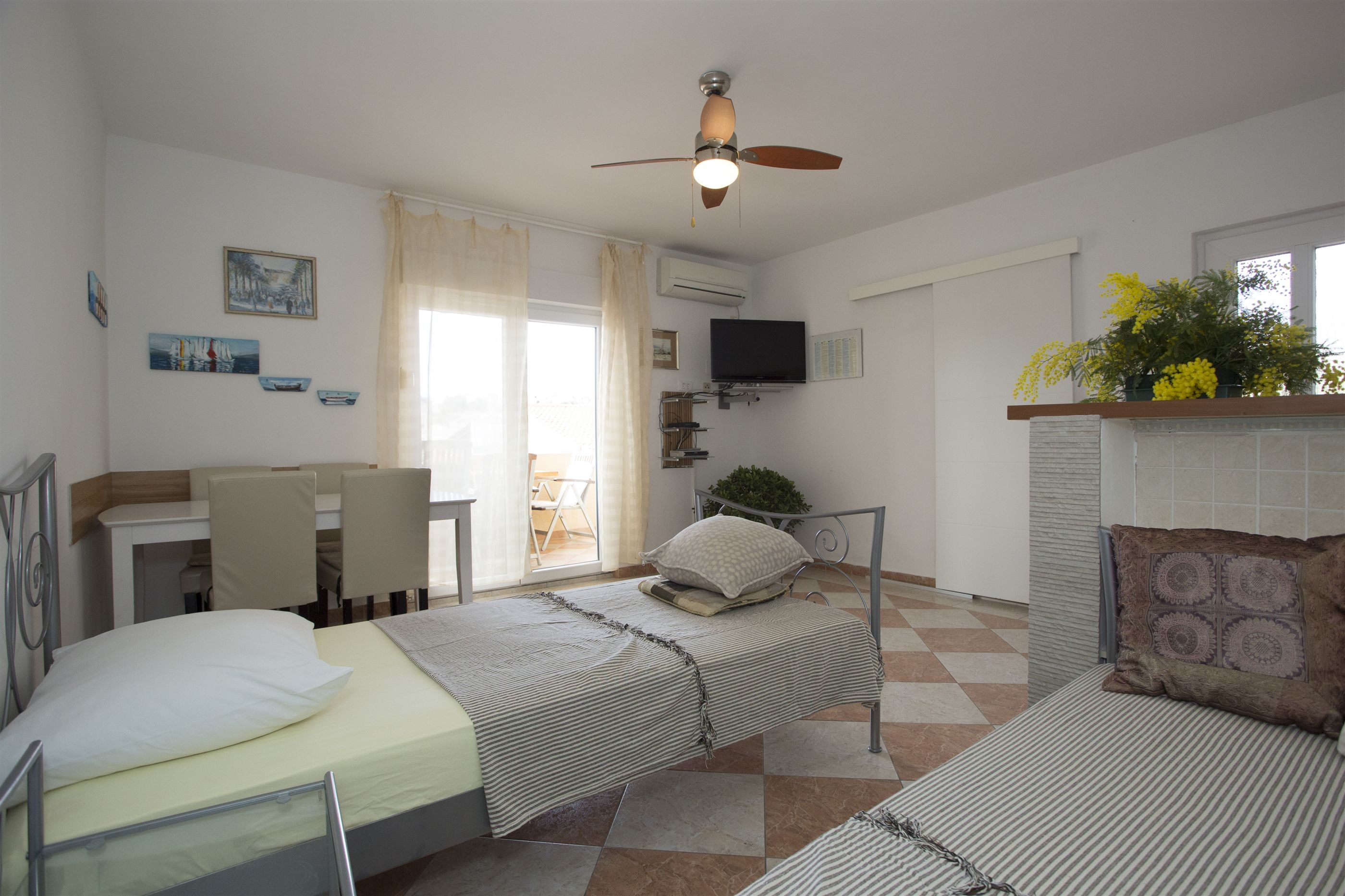 Apartments Gudelj 48101-A1