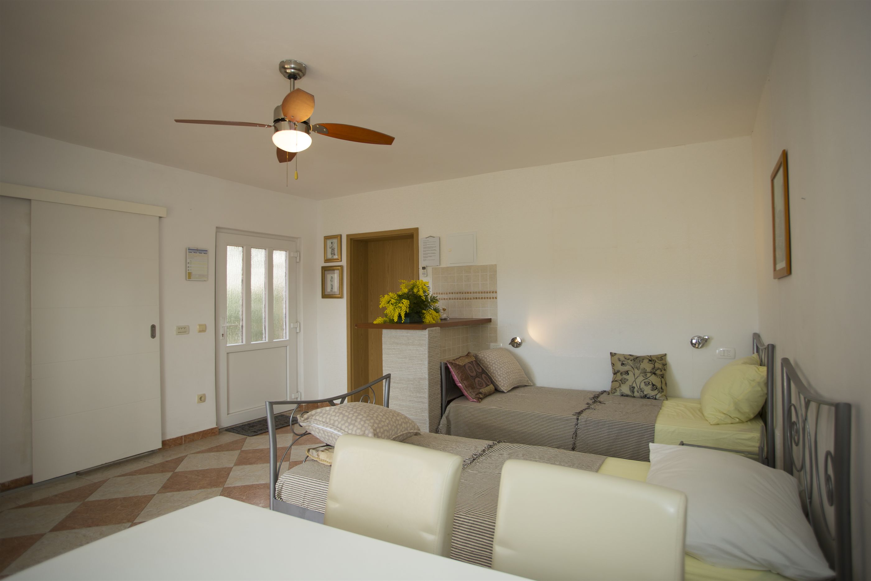 Apartments Gudelj 48101-A1