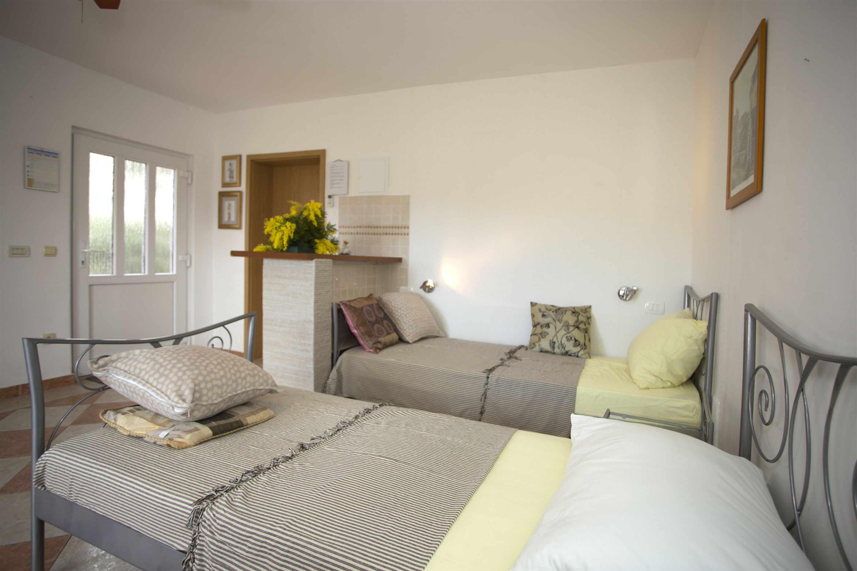 Apartments Gudelj 48101-A1