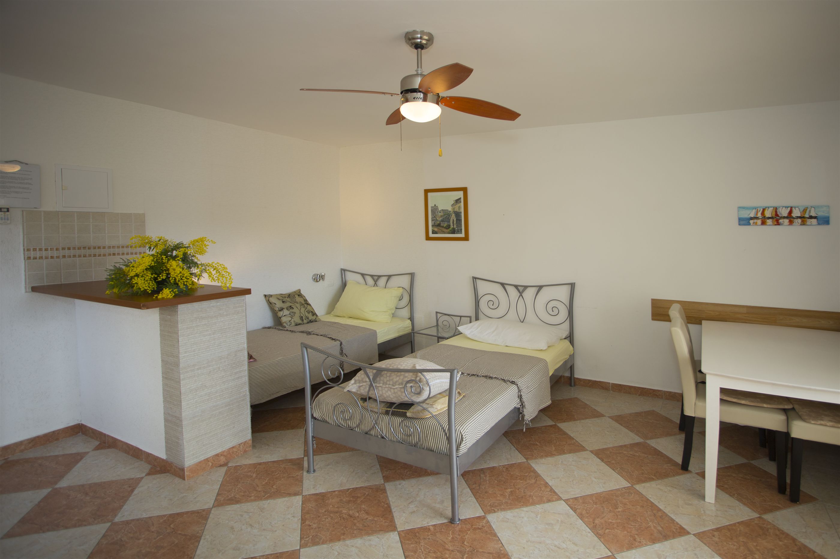 Apartments Gudelj 48101-A1