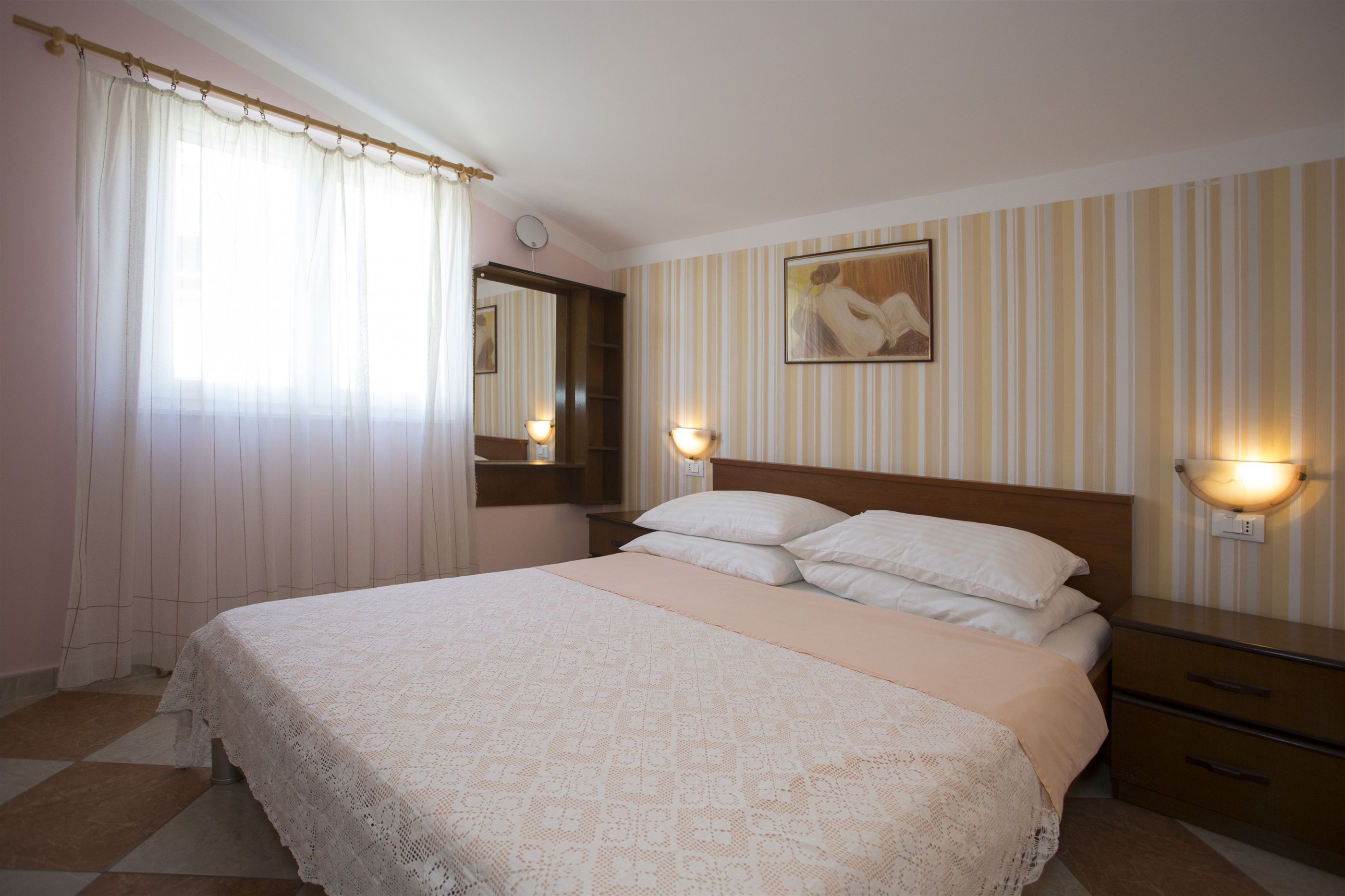 Apartments Gudelj 48101-A3