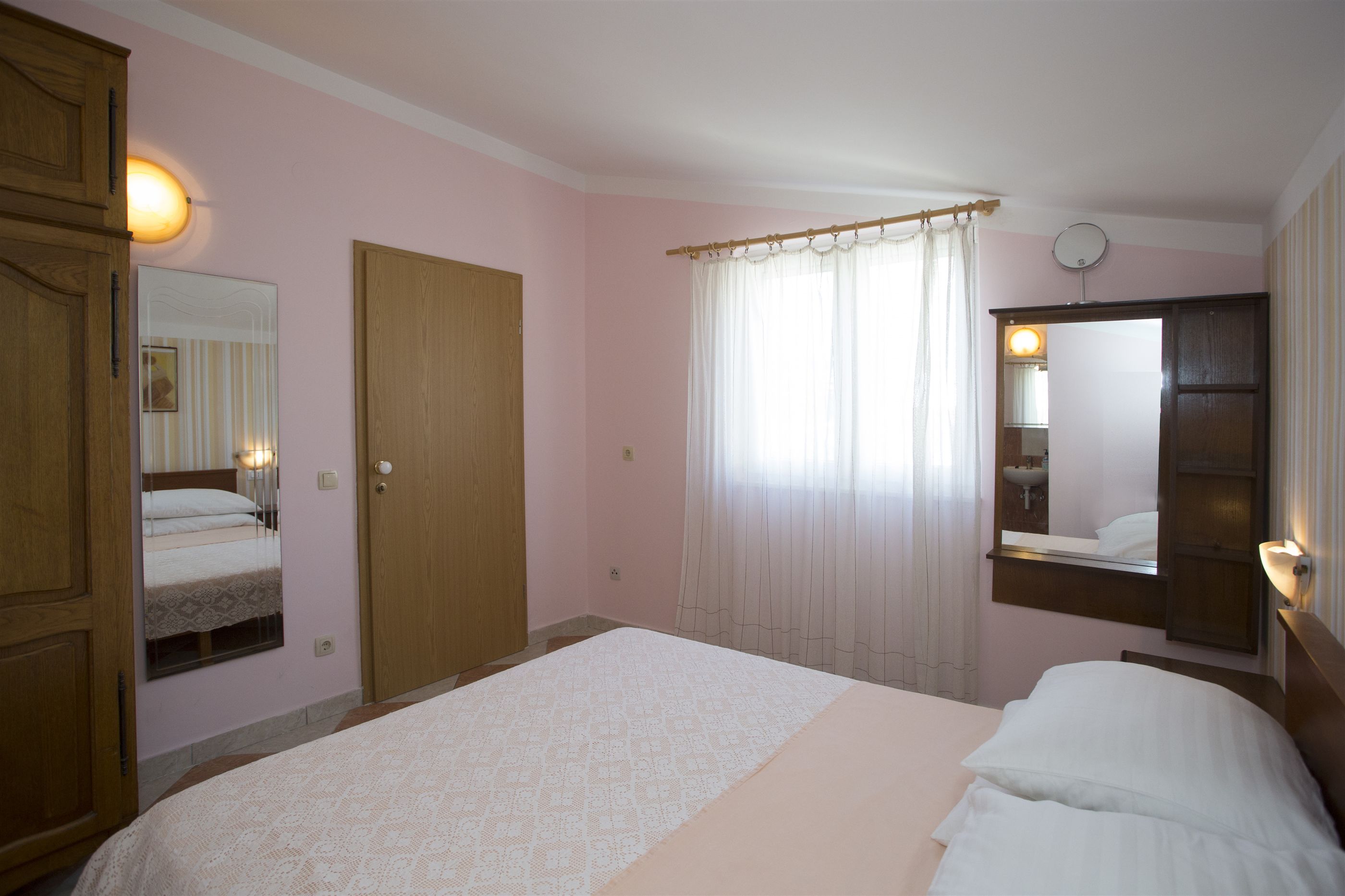Apartments Gudelj 48101-A3