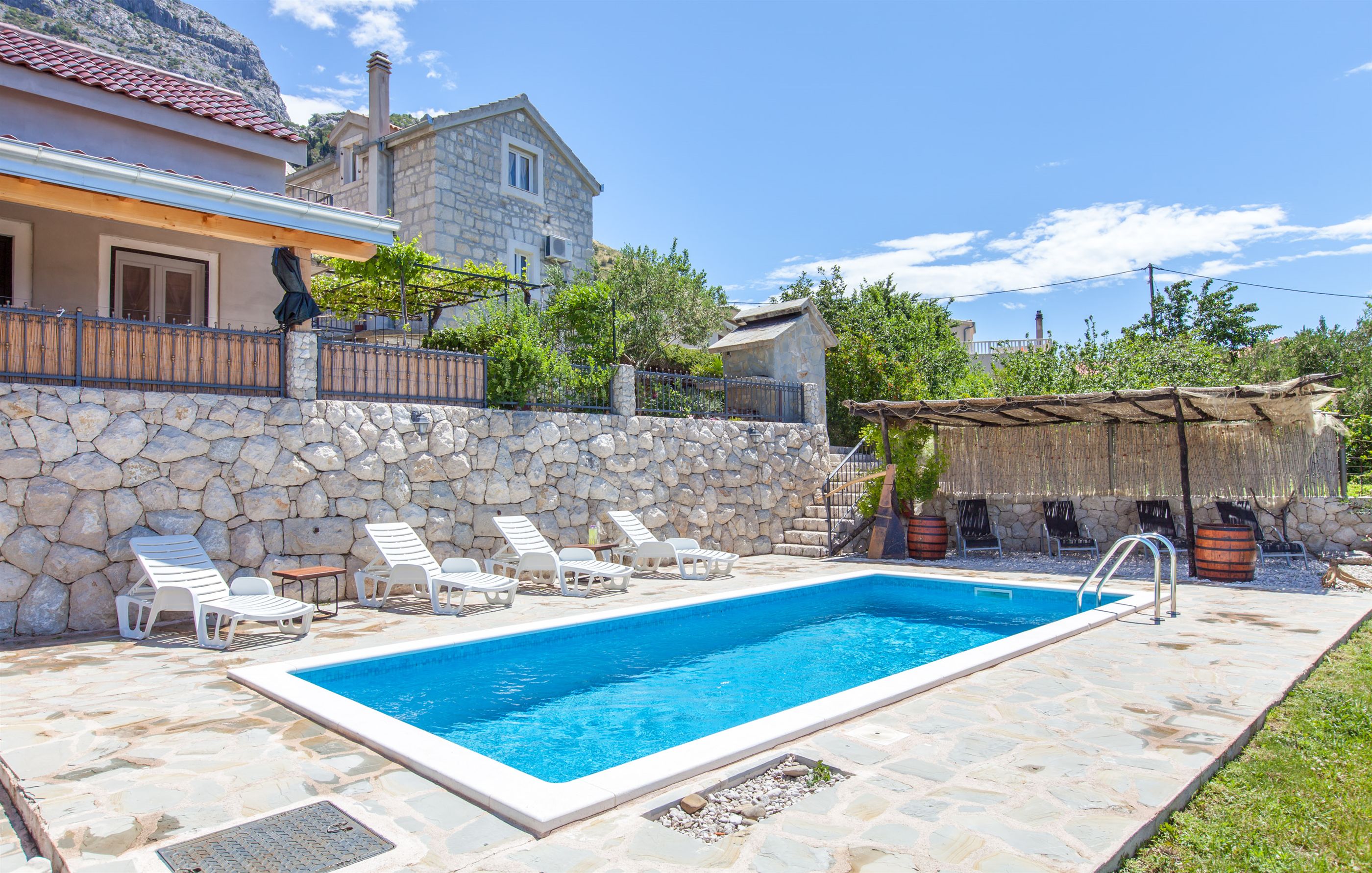 House Marta 48251-K1