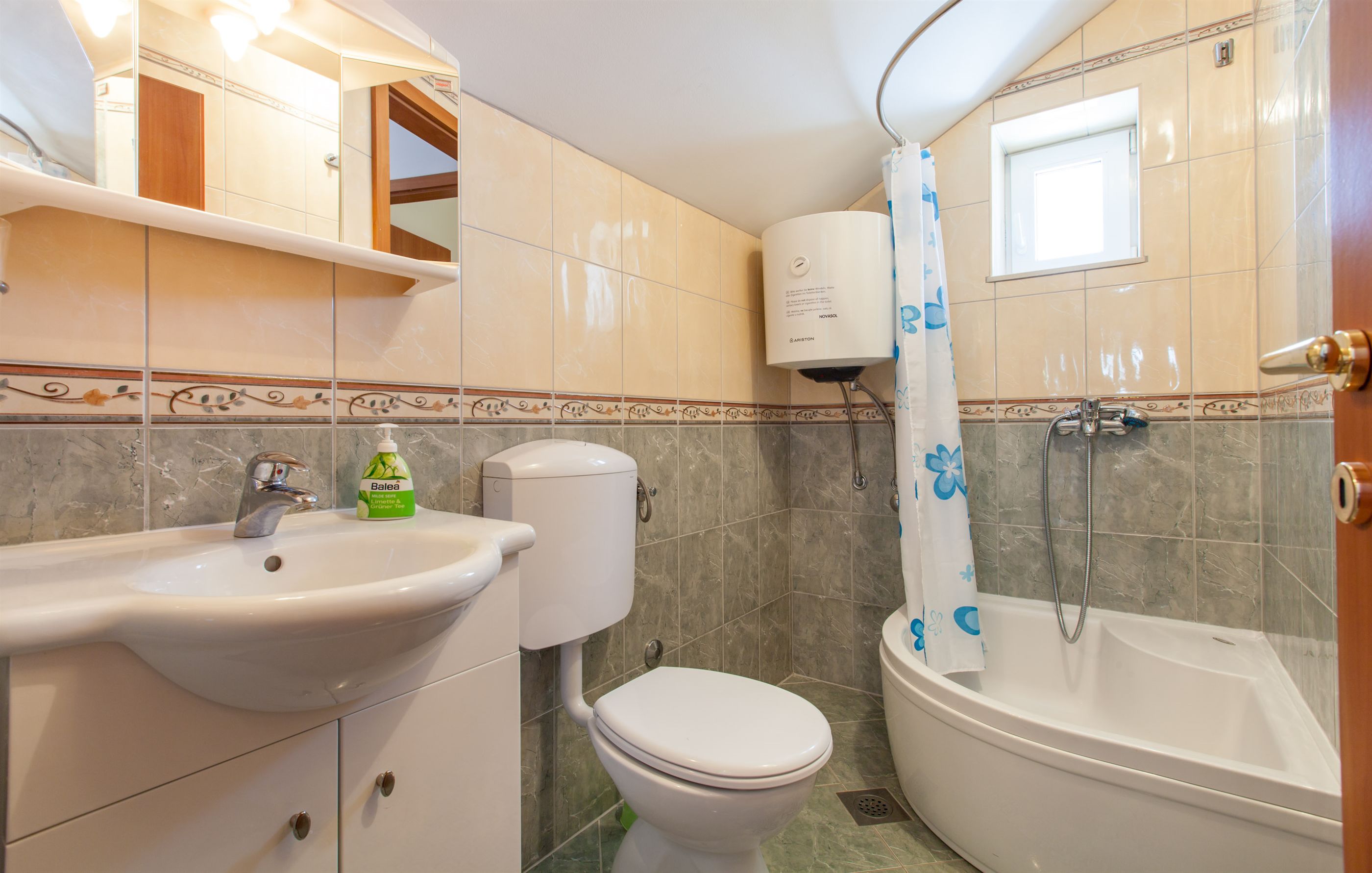House Marta 48251-K1