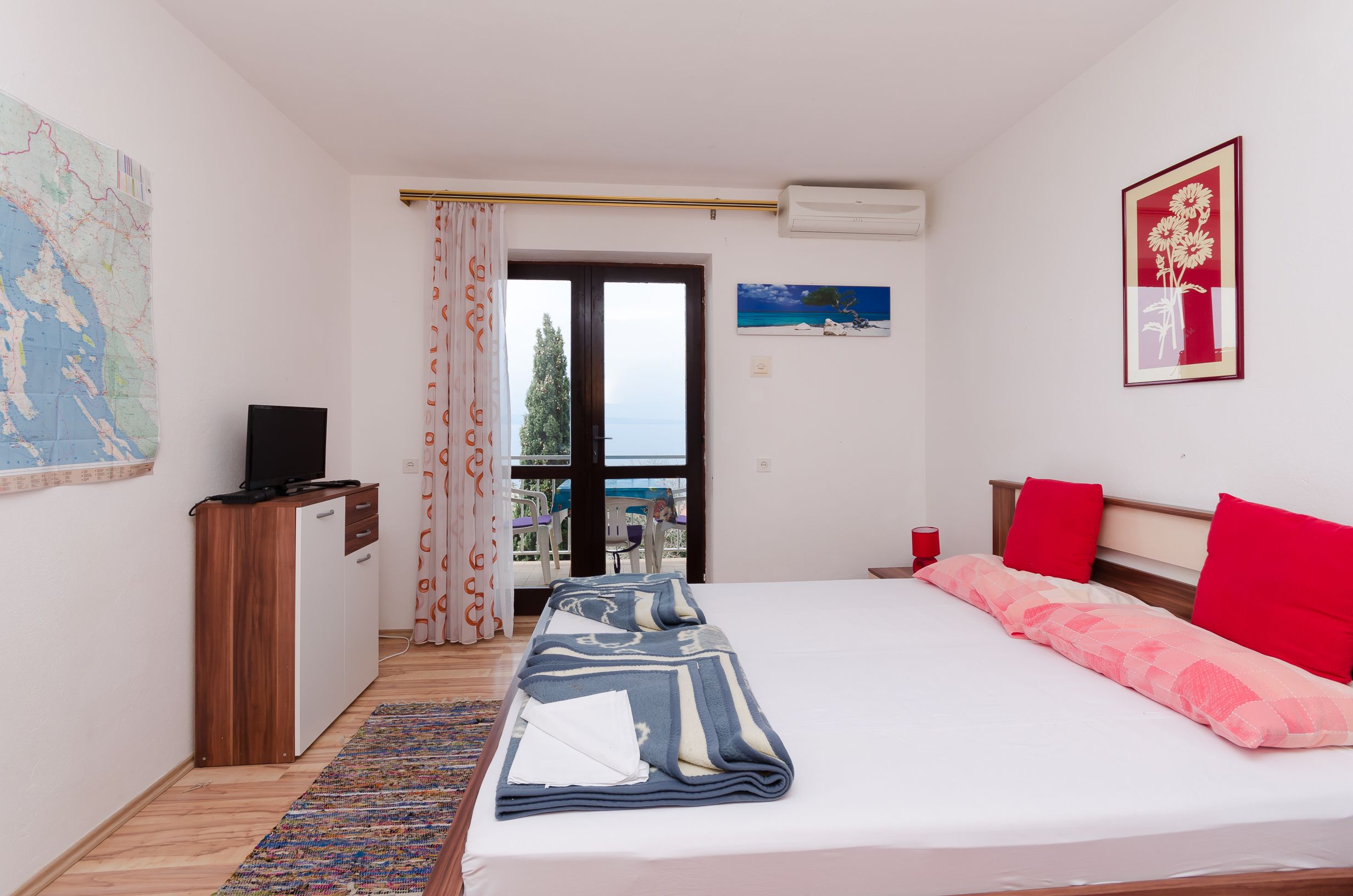 Apartments and Room Luka 86431-A1