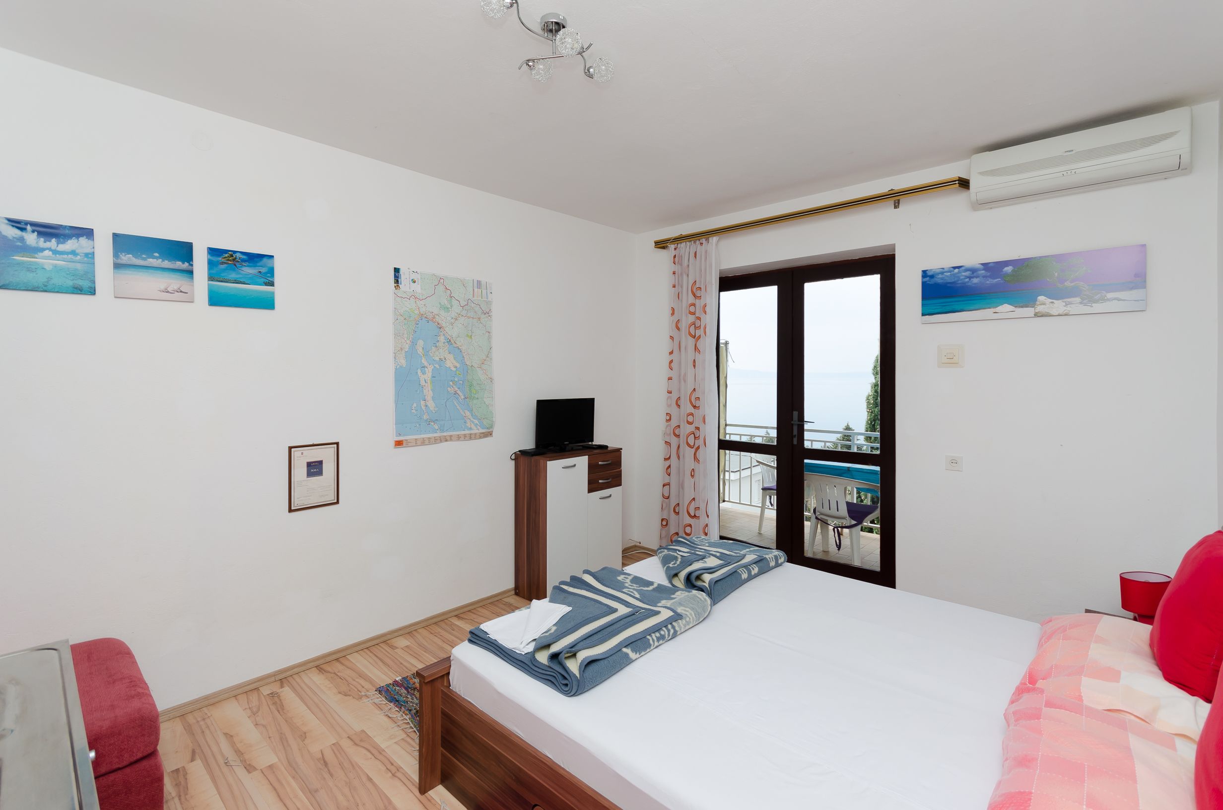 Apartments and Room Luka 86431-A1