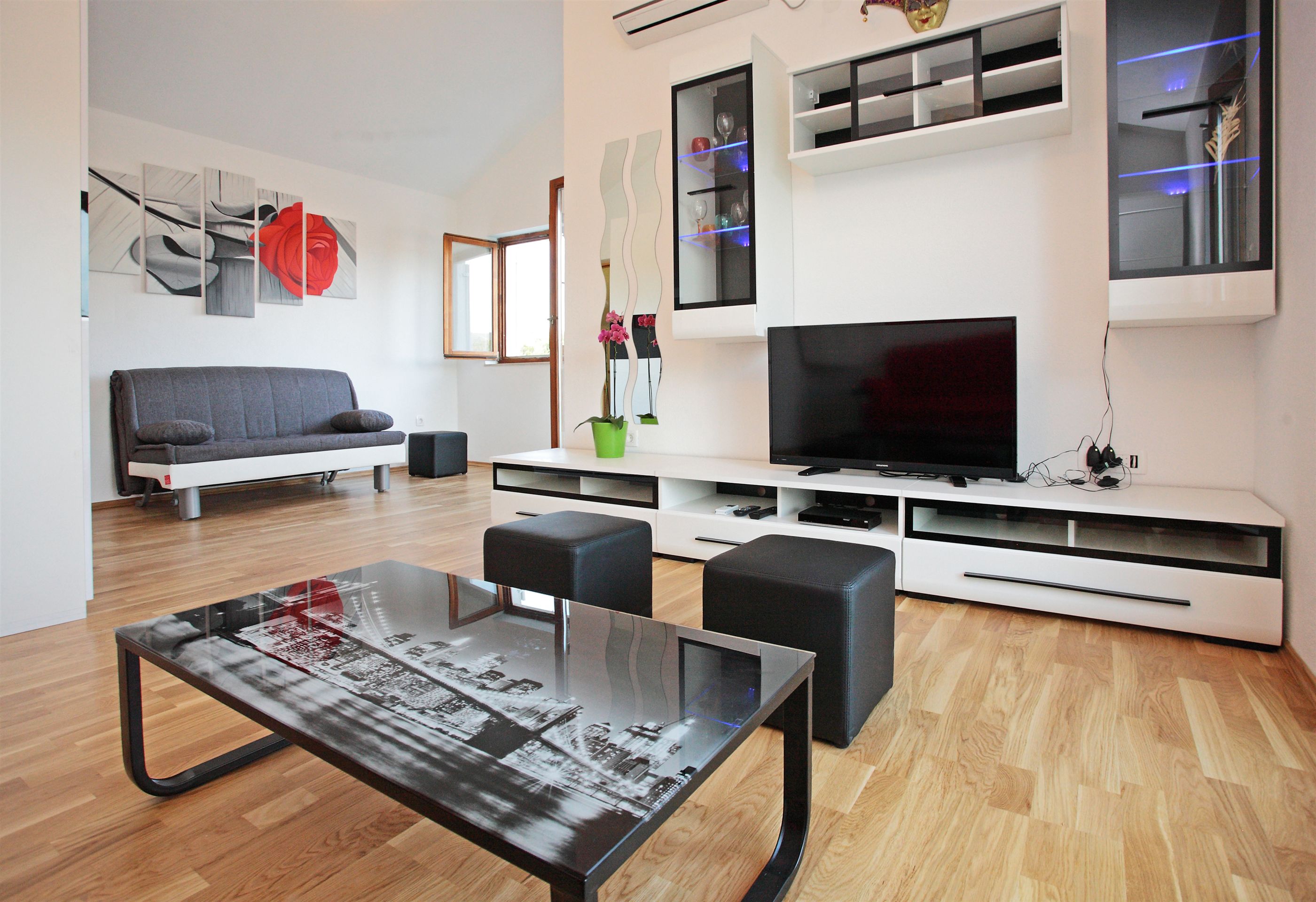 Apartment On the top 27161-A1