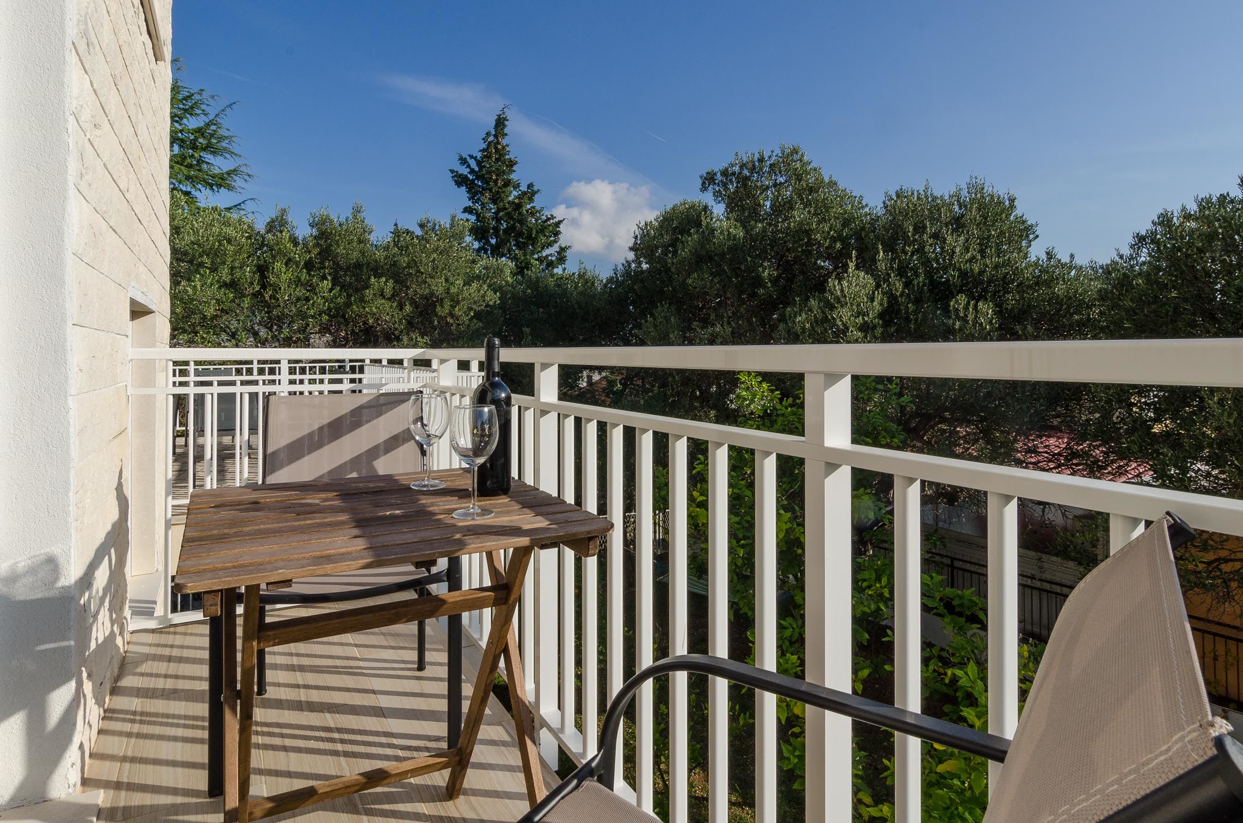 Apartments Villa Roza 17485-A2