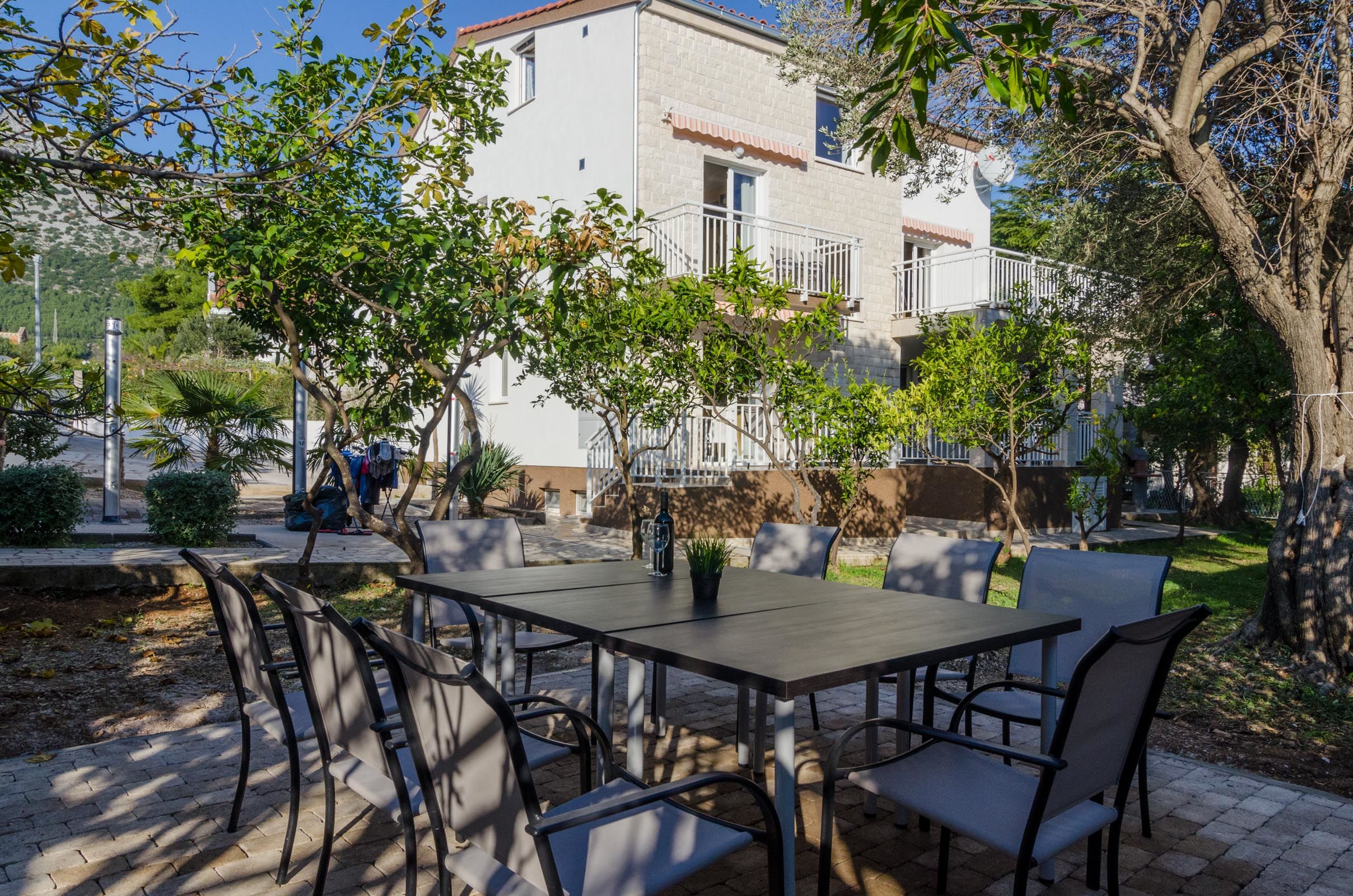 Apartments Villa Roza 17485-A1