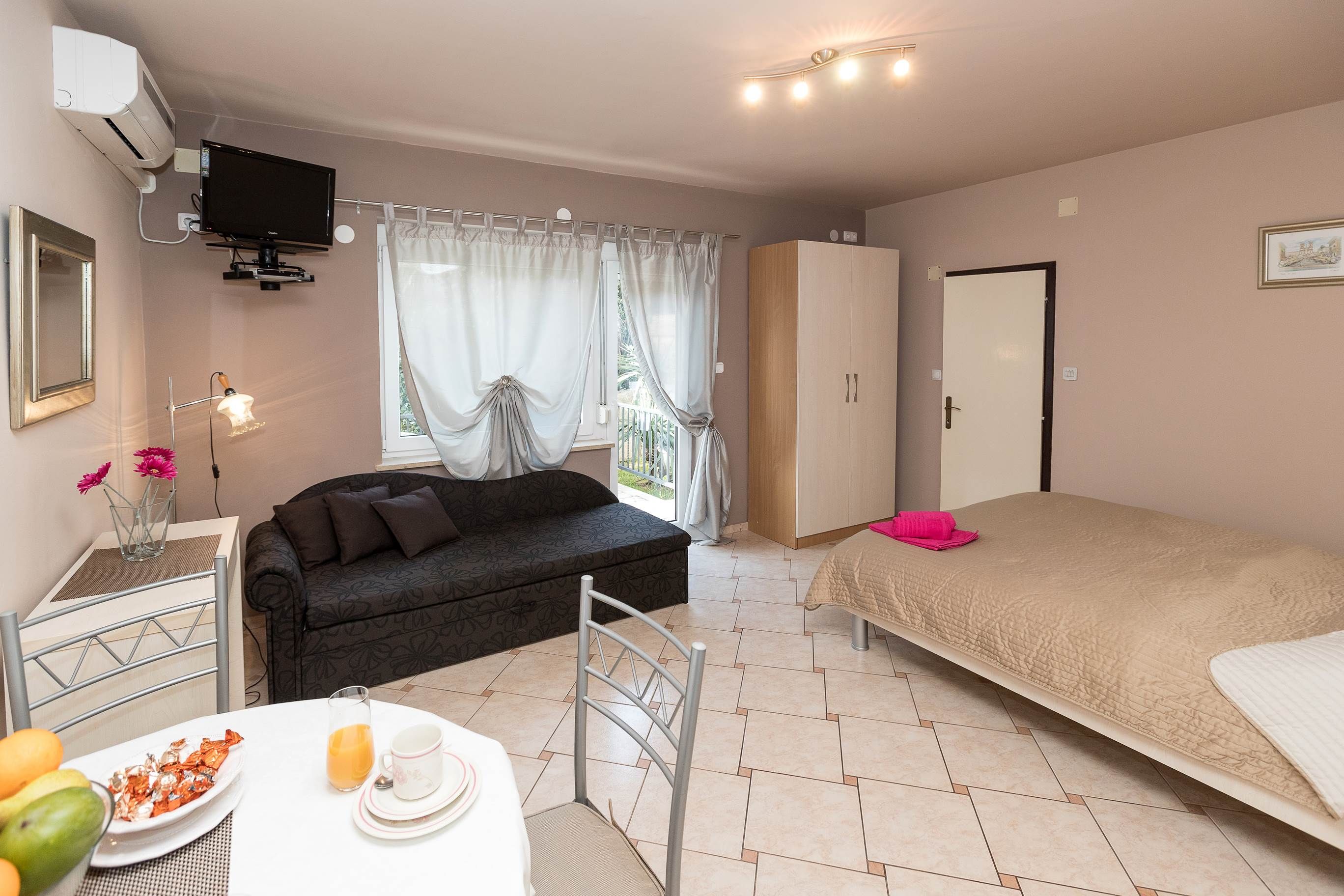 Apartments Karmen 1 62471-A1
