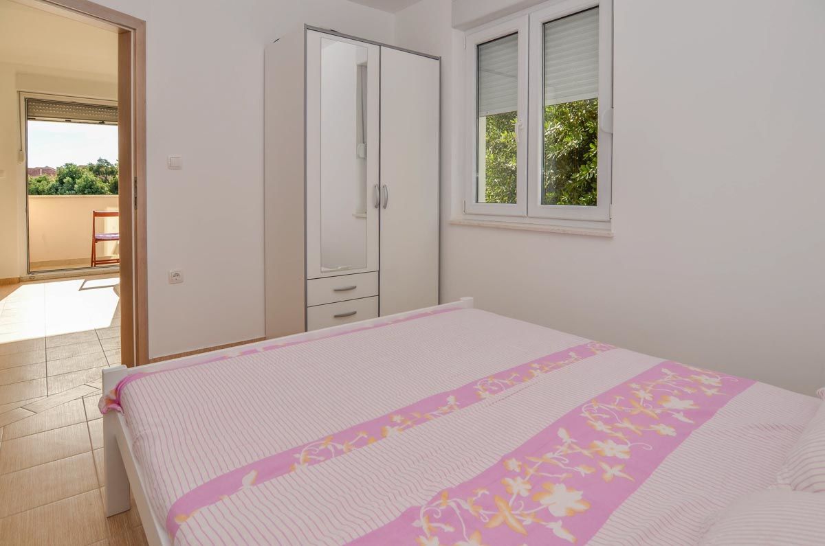 Apartments Leko 33559-A1