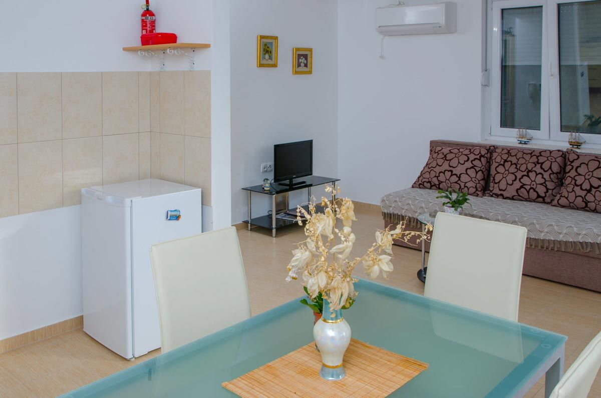 Apartments Leko 33559-A2