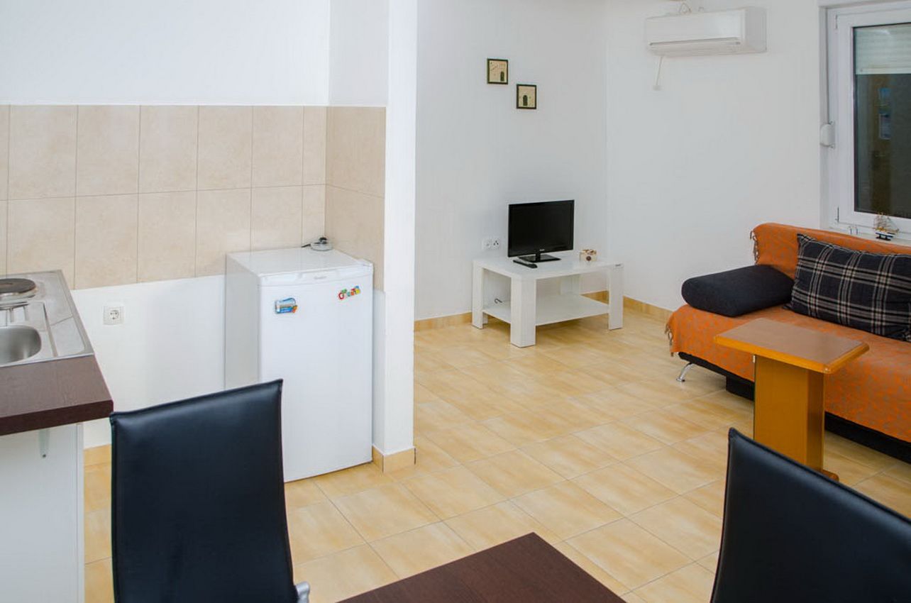 Apartments Leko 33559-A3