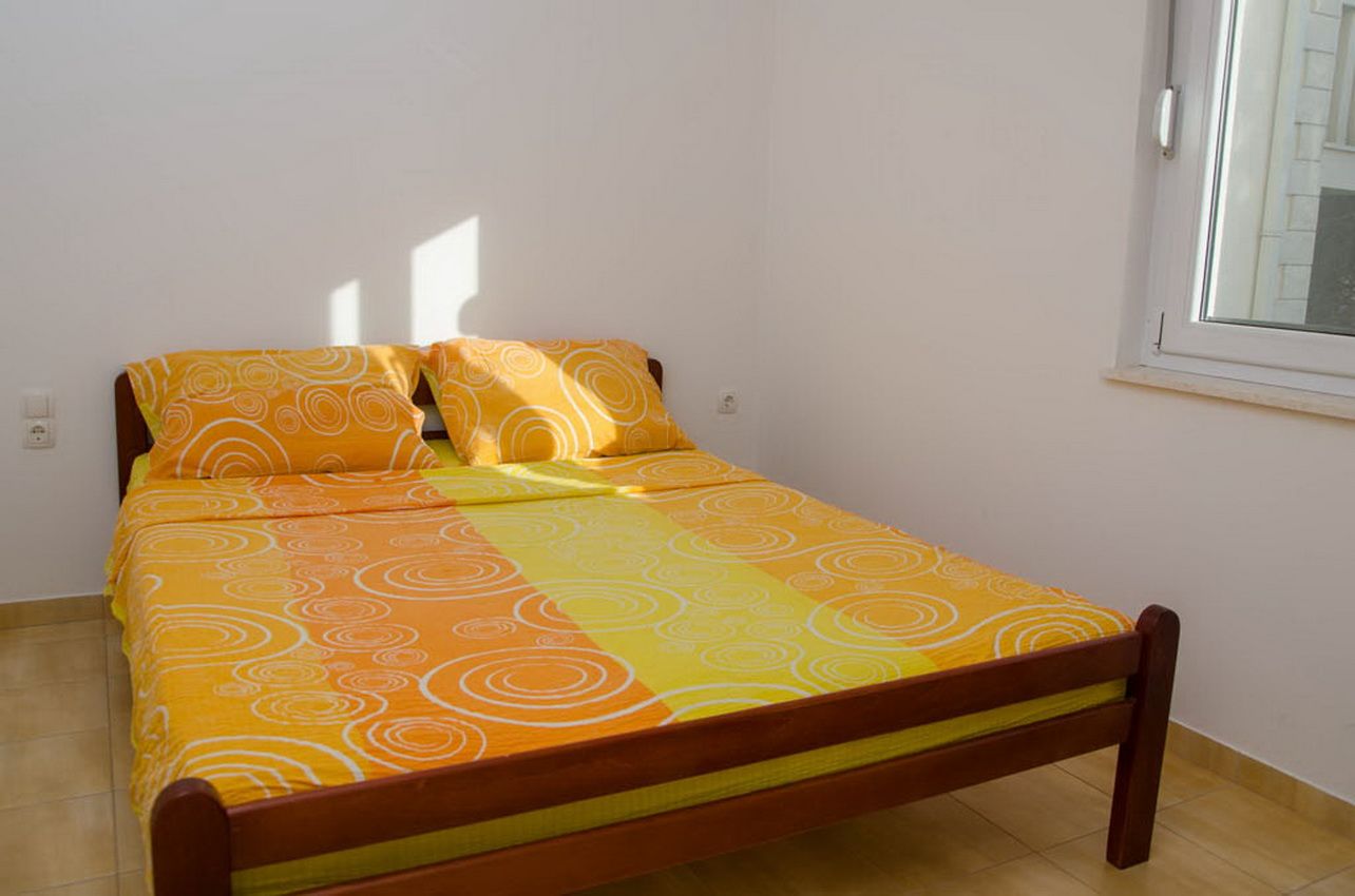 Apartments Leko 33559-A3