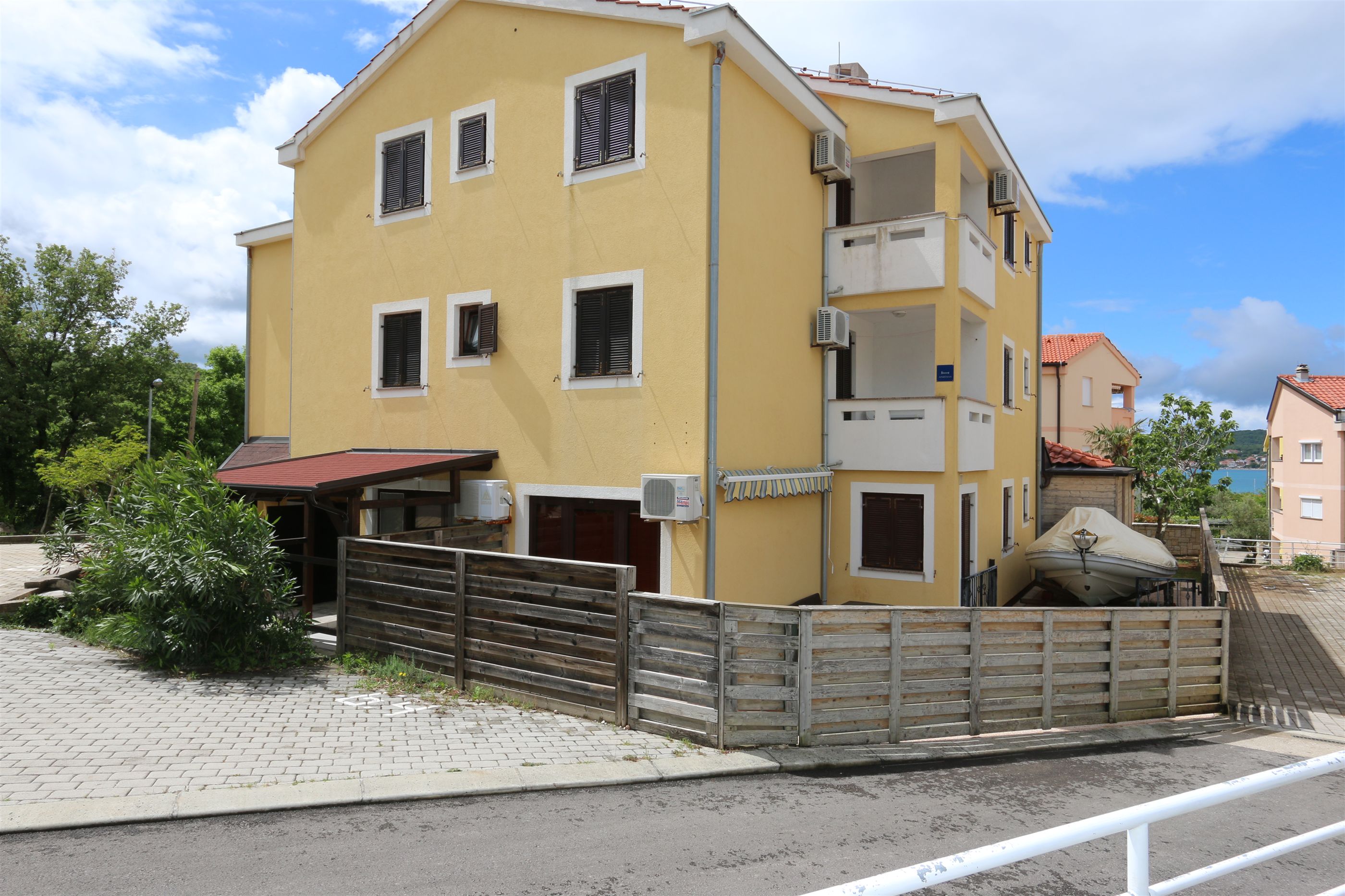 Apartment Bensak 10036-A1